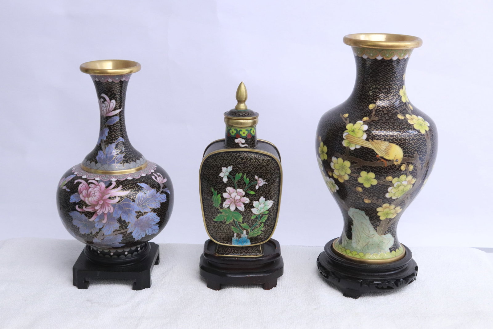 3 pieces cloisonne; 2 vases, and a flask: 3 pieces cloisonne; 2 vases (8.35"x3.8"dia, 9.25"x5.05"dia), and a flask (7.35"x3.4"x2.3")
