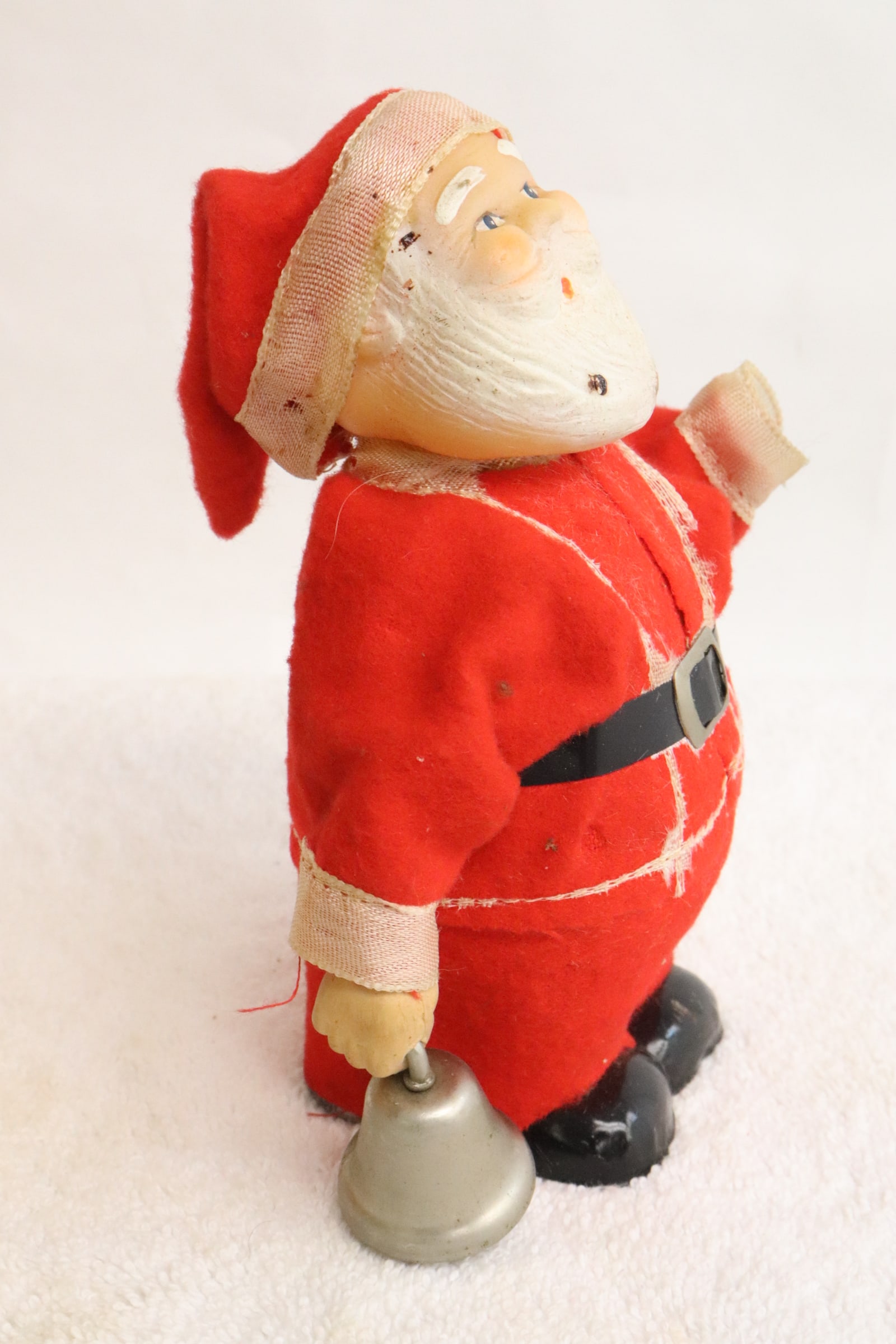 2 Santa figures - 3