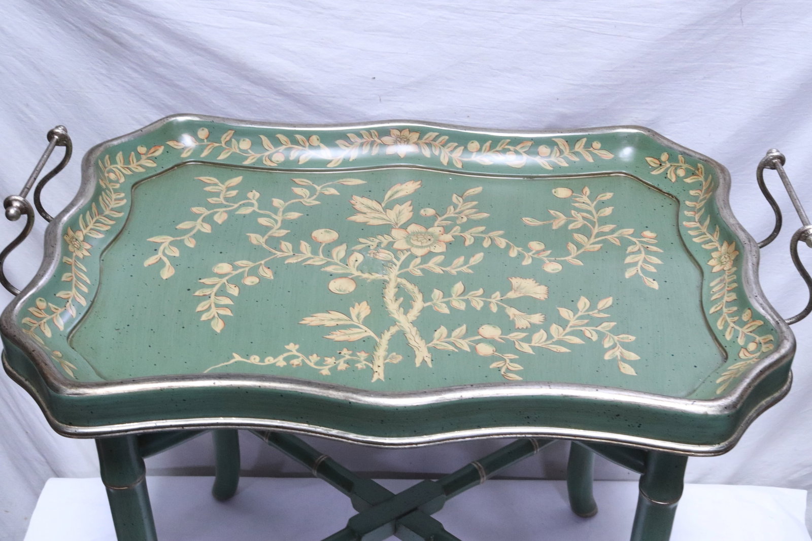 A fine painted tray table - 2