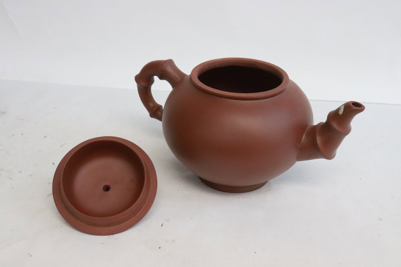 3 Yixing teapots - 9