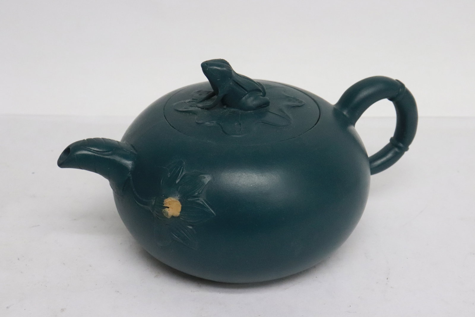 3 Yixing teapots - 2