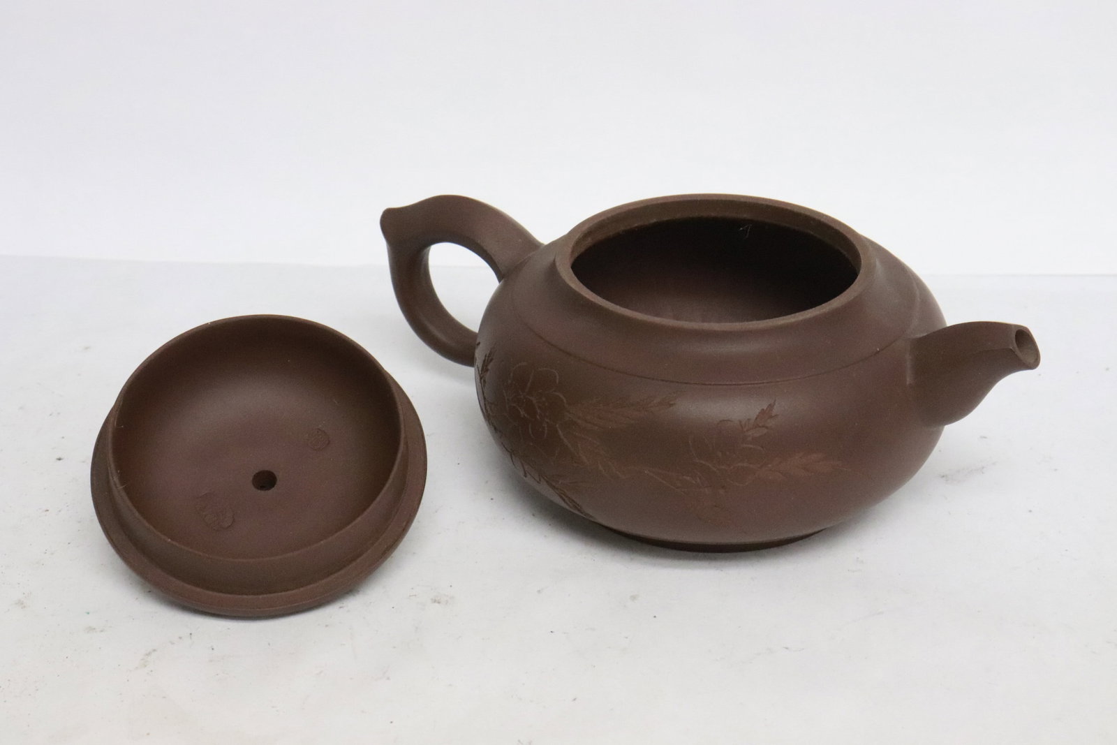 3 Yixing teapots - 6