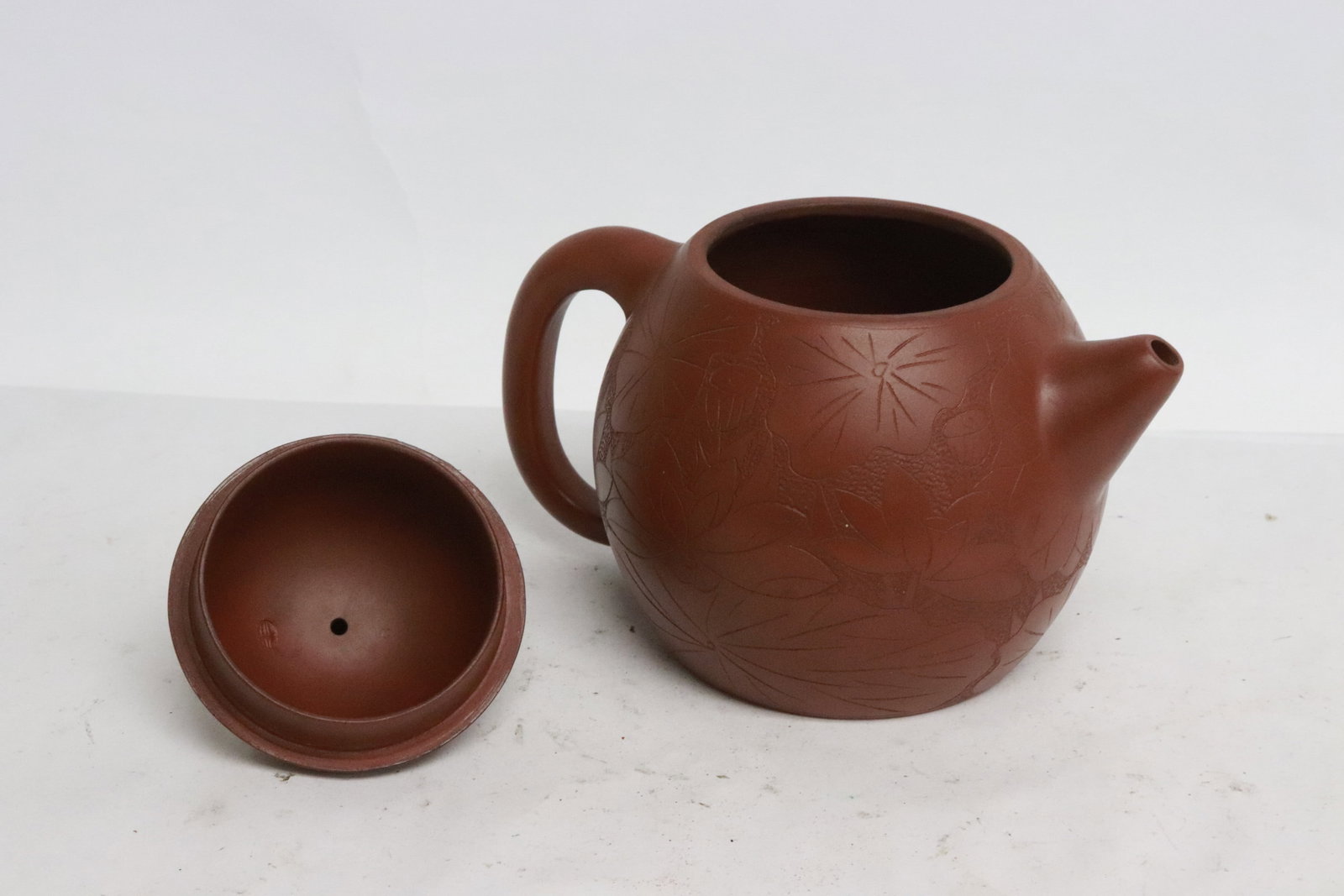 3 Yixing teapots - 9