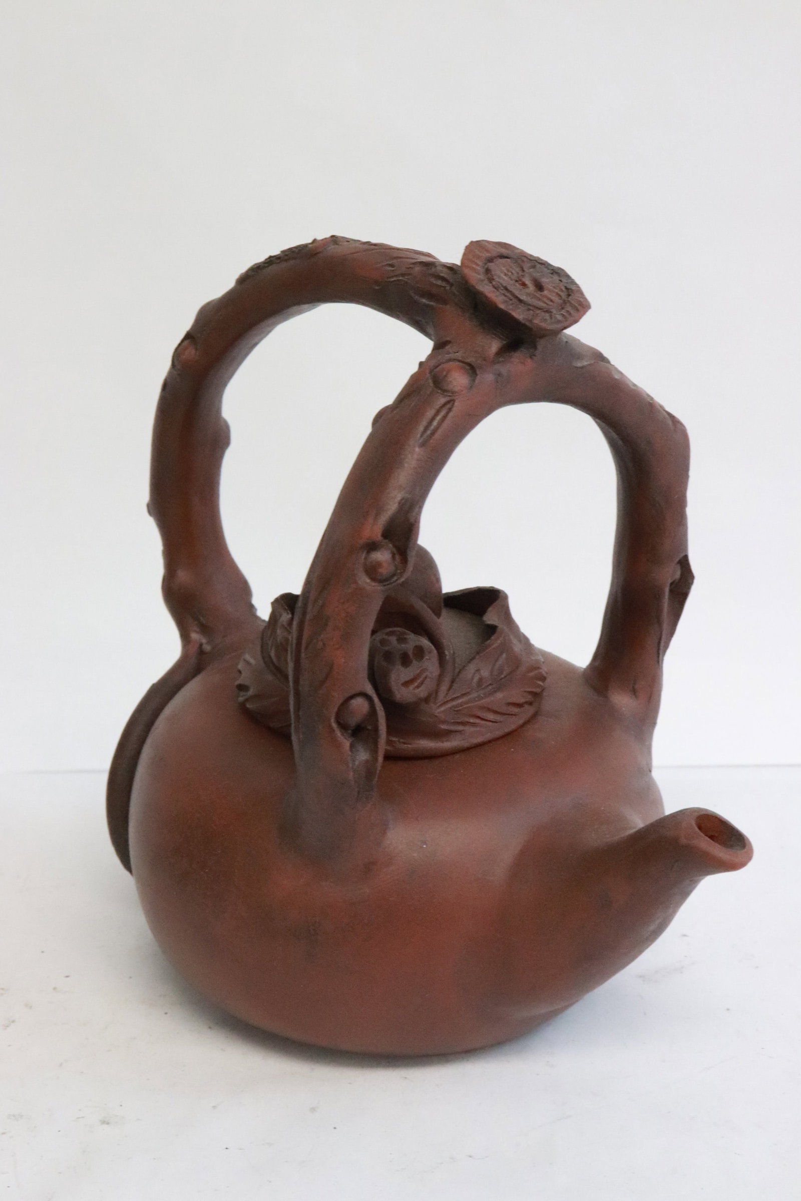 2 large Yixing teapots - 4