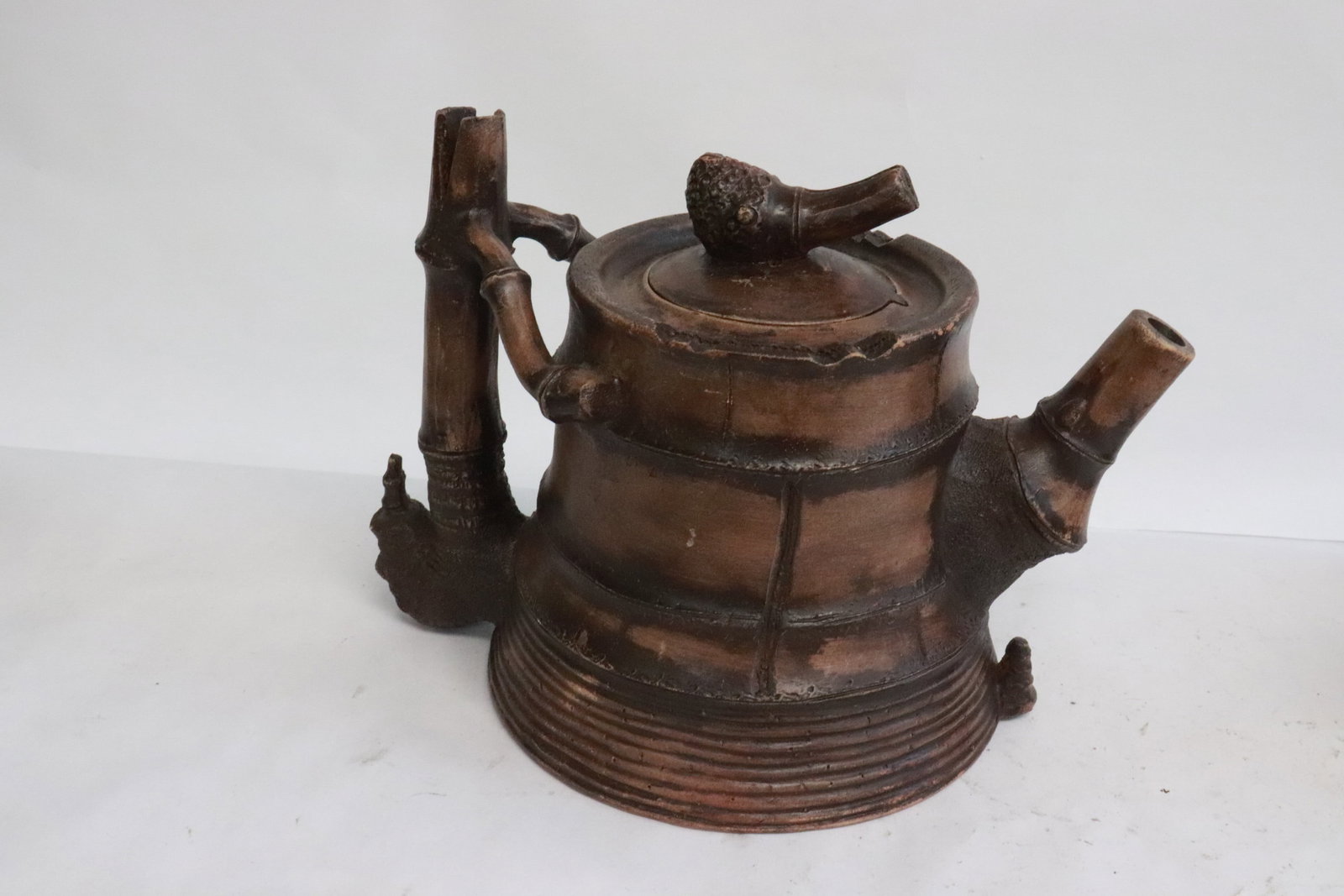 2 large Yixing teapots - 7