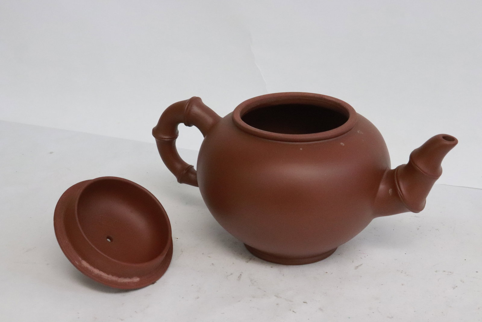 3 Yixing teapots - 9