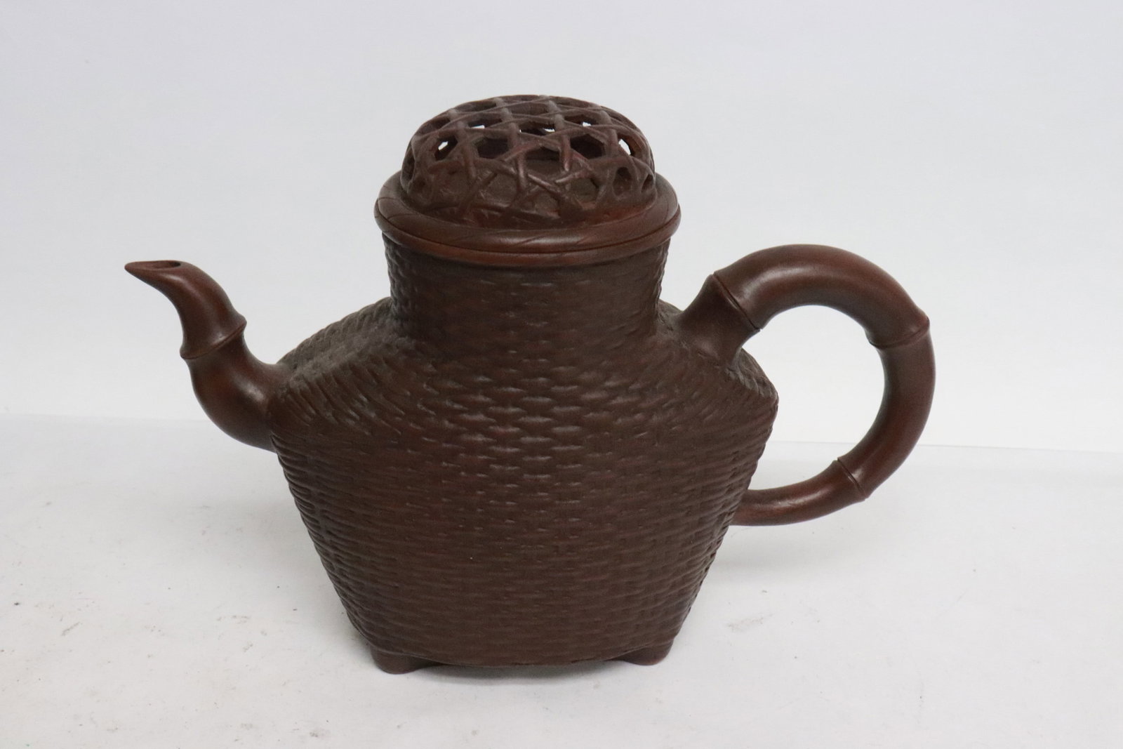 2 large Yixing teapots - 2