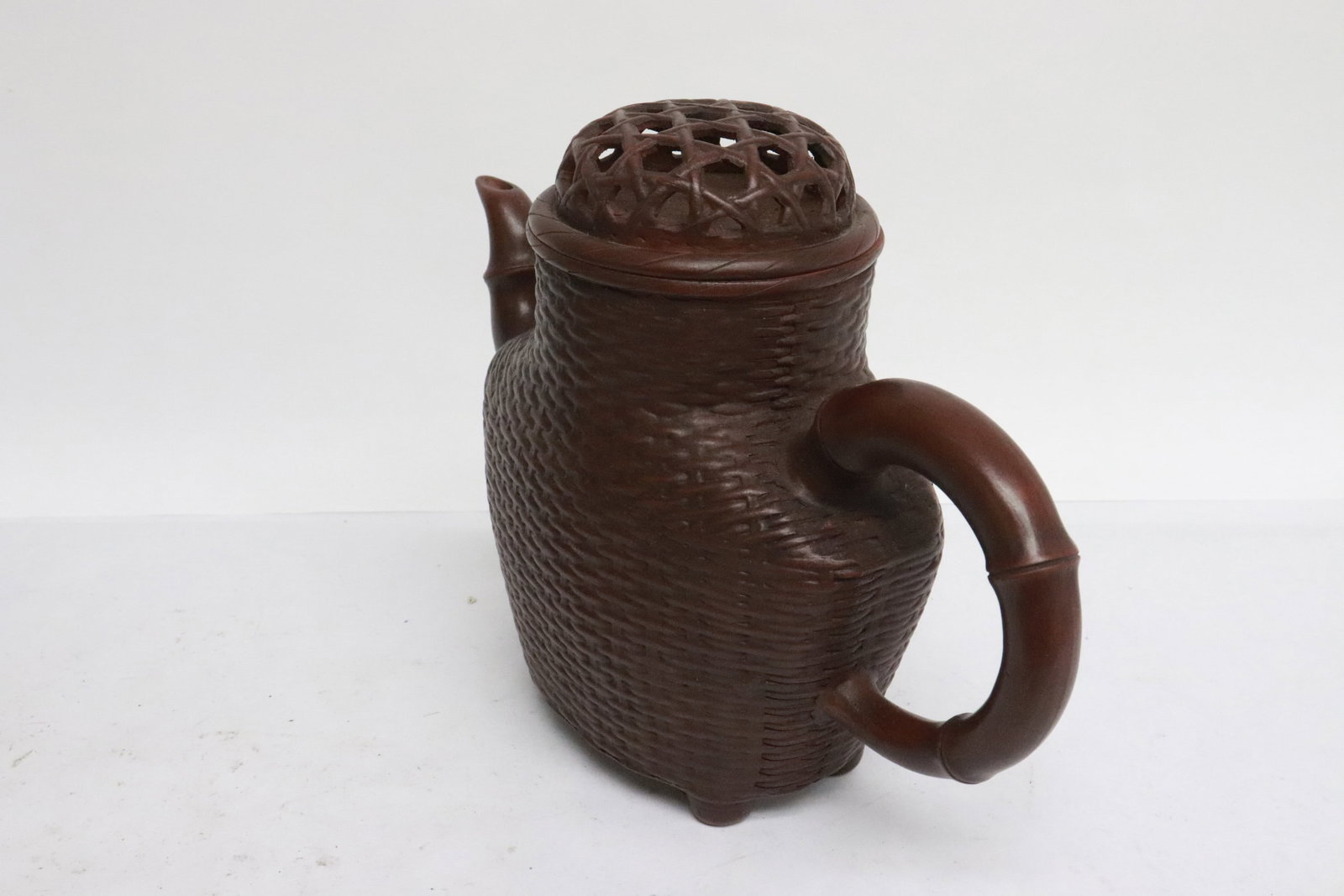 2 large Yixing teapots - 4