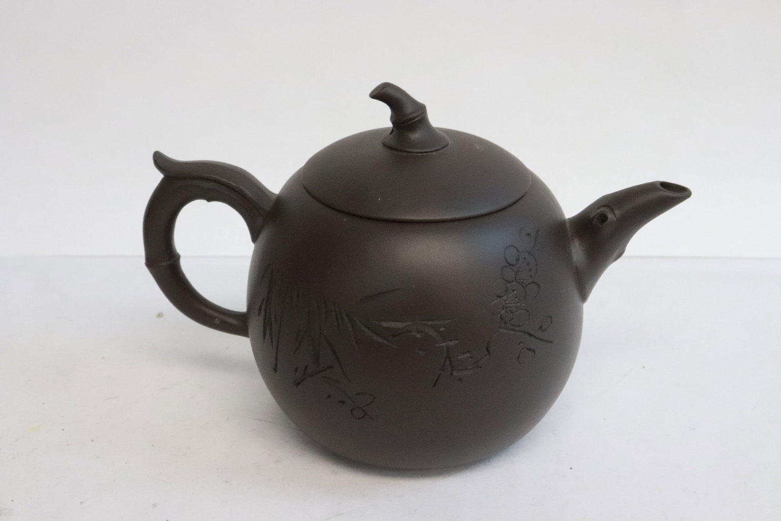 3 Yixing teapots - 2