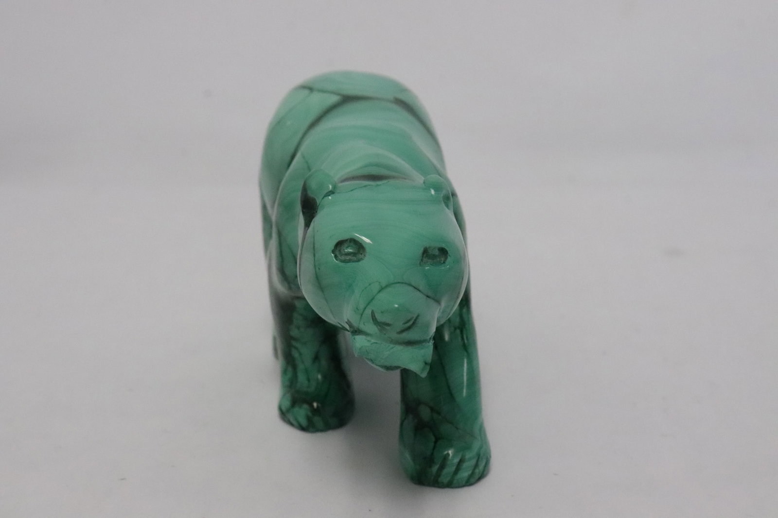 Malachite carved bear, chip - 2