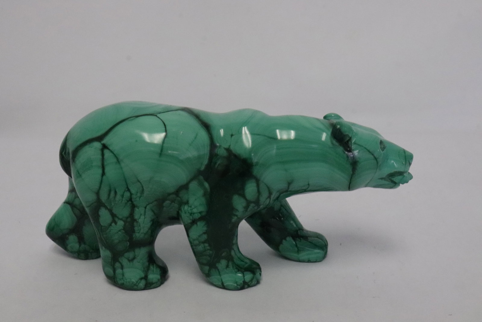 Malachite carved bear, chip - 3