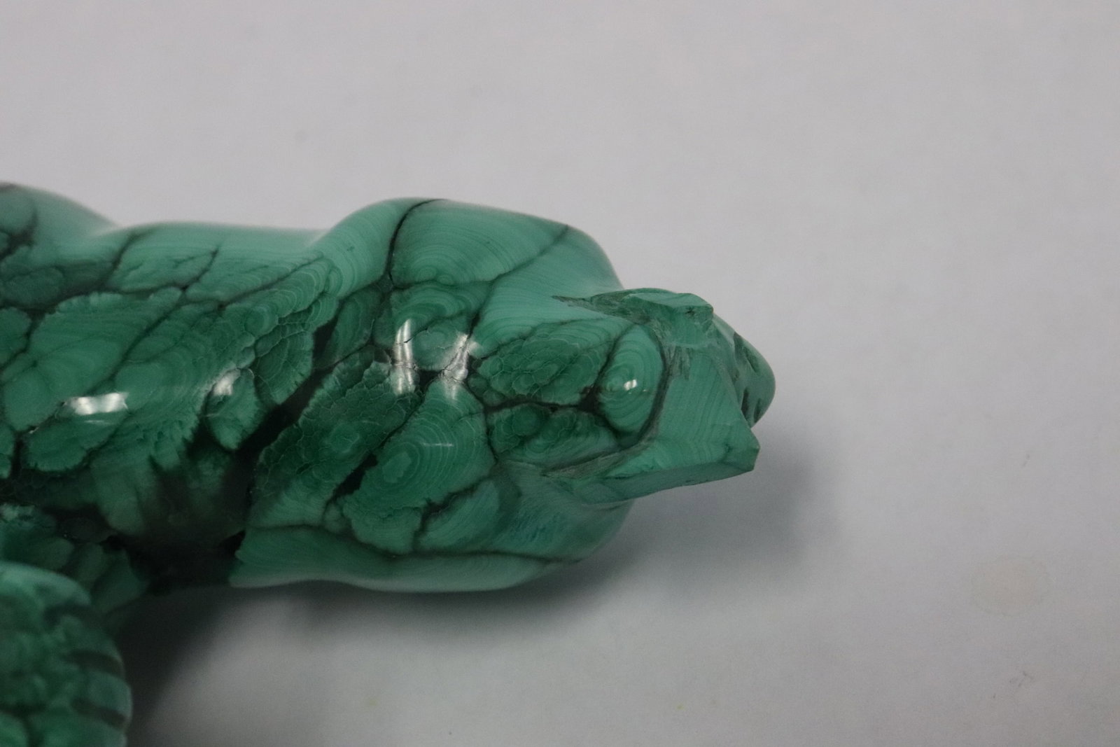 Malachite carved bear, chip - 7