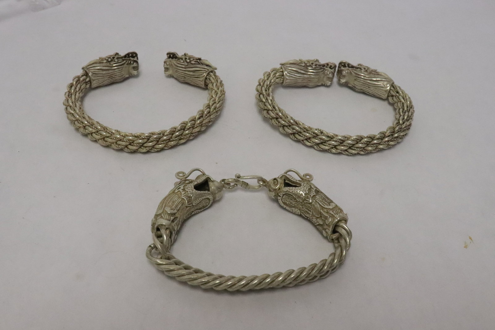 3 white metal necklaces: 3 white metal necklaces, 0.65"x3.35"x3.8" - 8.8"L