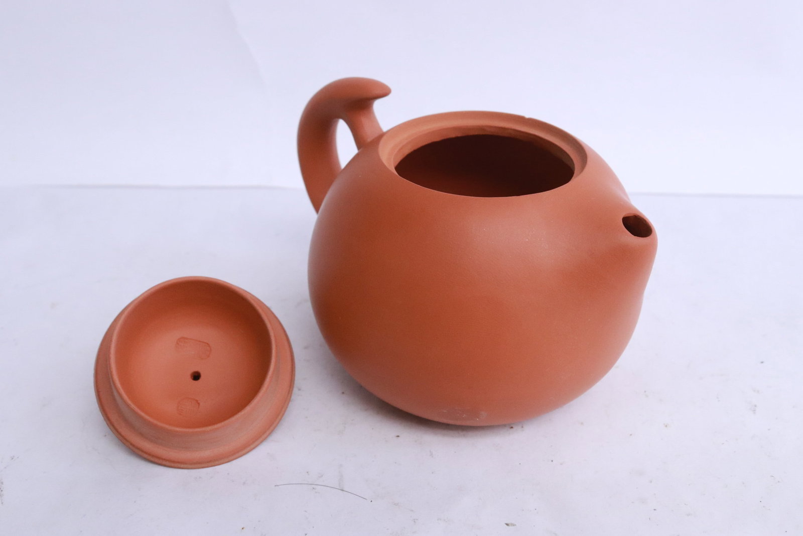 2 Yixing teapots - 9