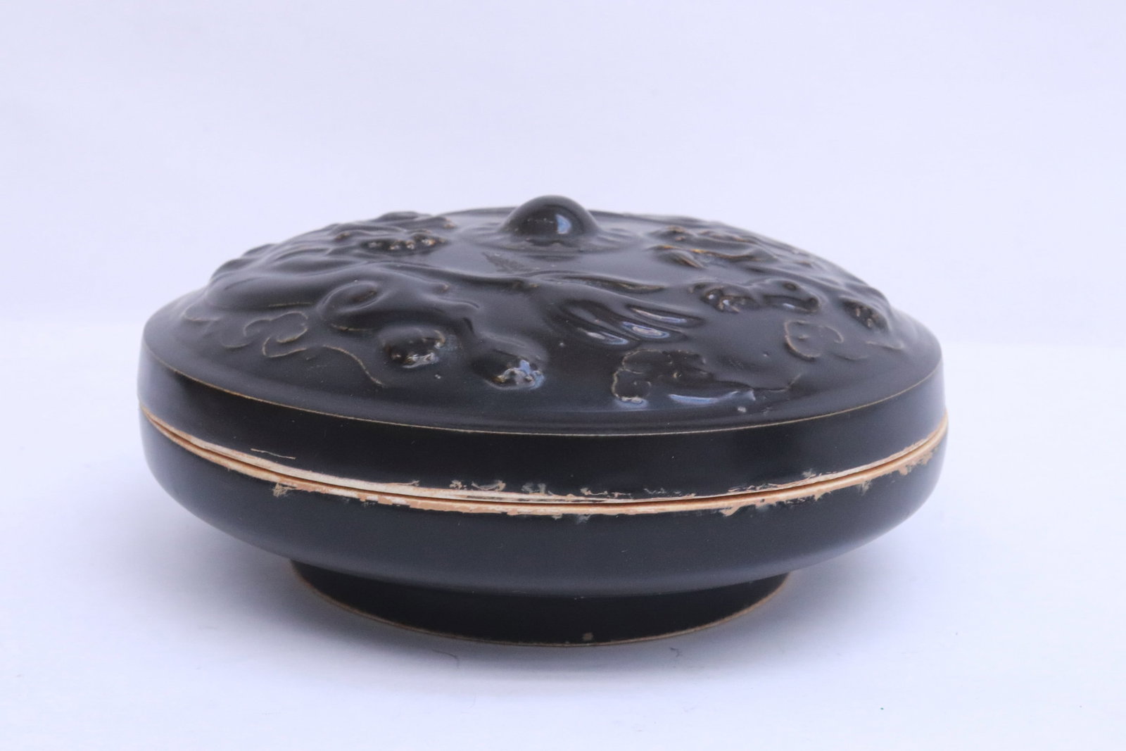 A brown glazed earthenware box - 3