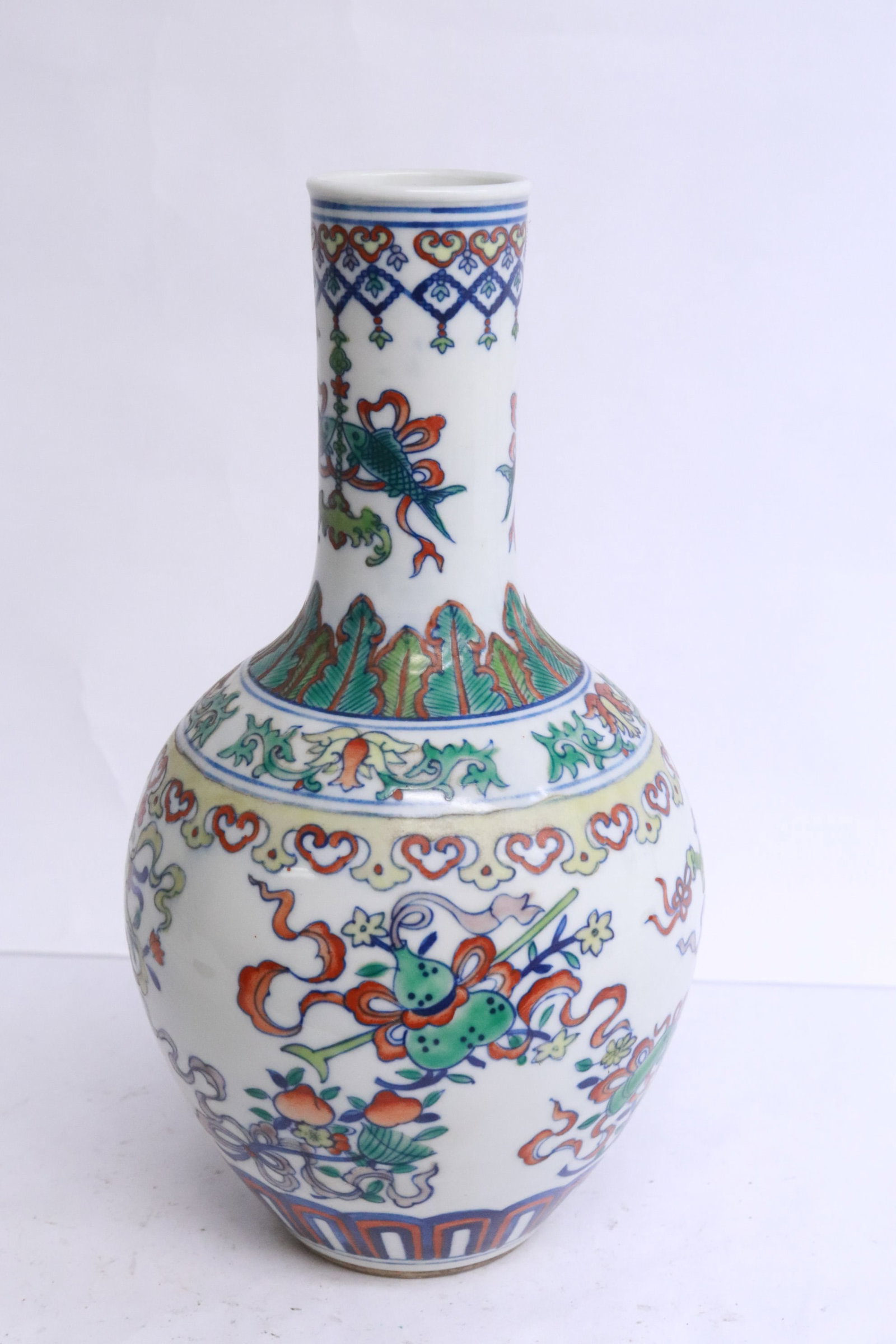 Beautiful Chinese famille rose porcelain vase (1 of 8)