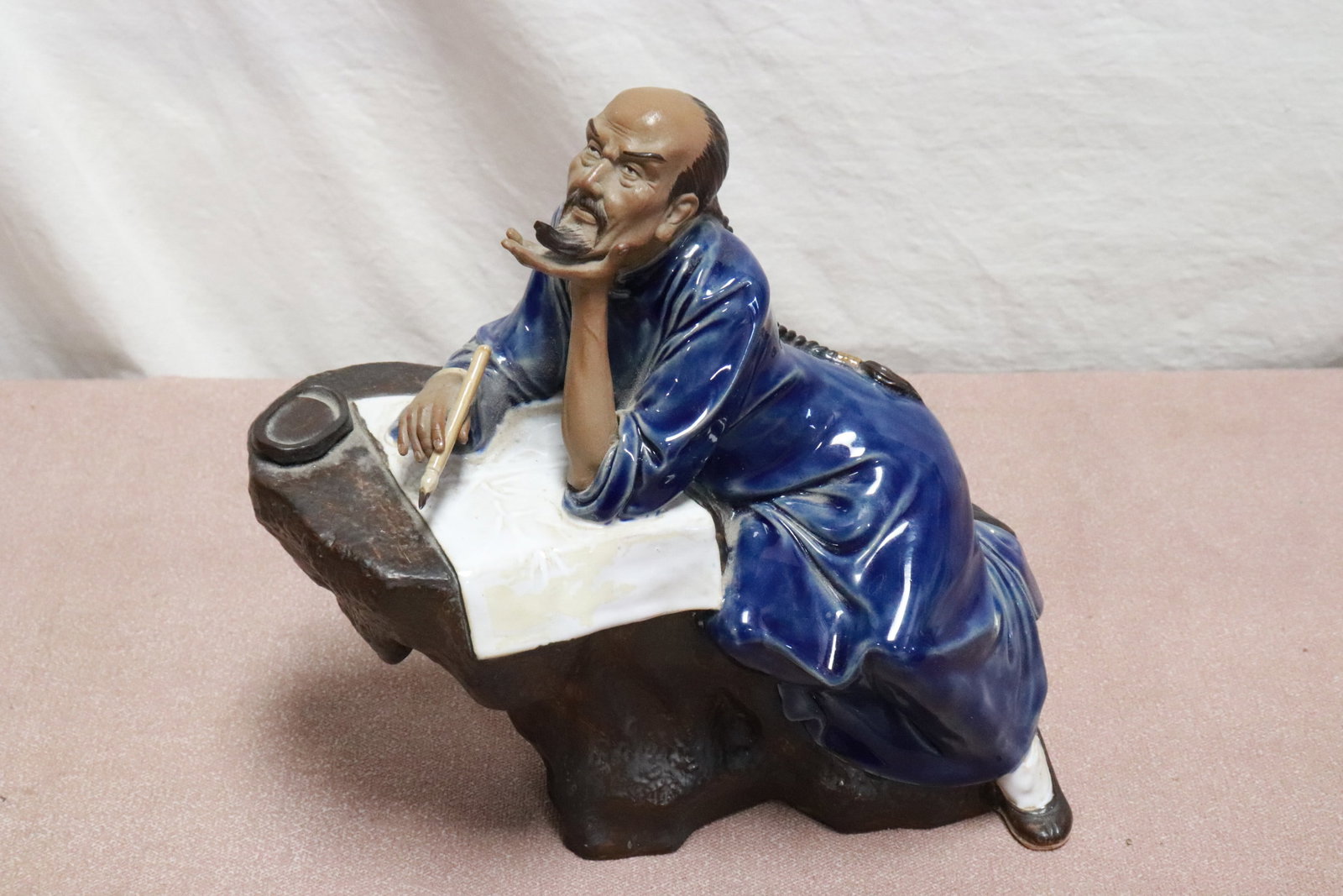2 large Chinese earthenware figures - 2