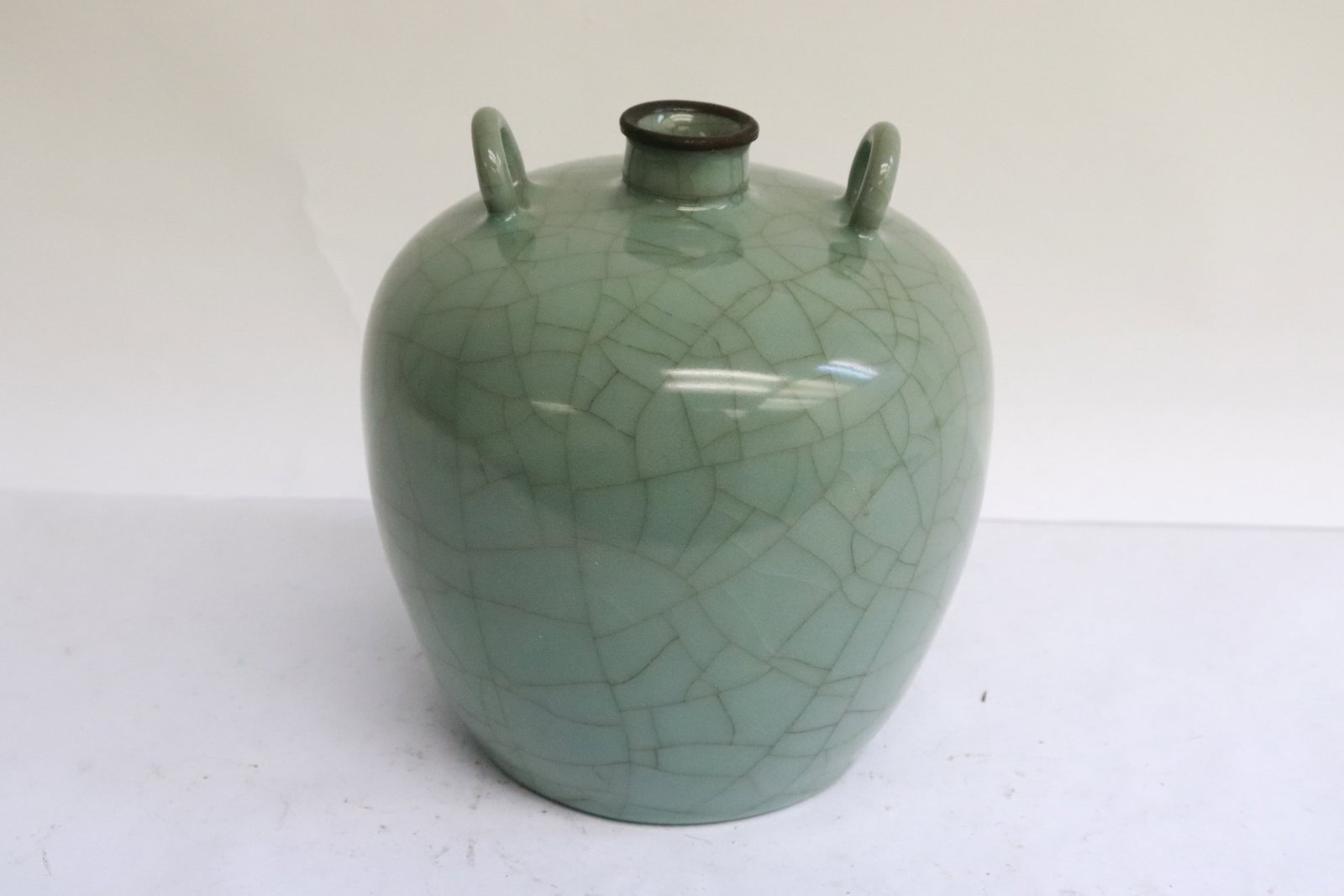 Fine Song style crackleware porcelain vase (1 of 5)
