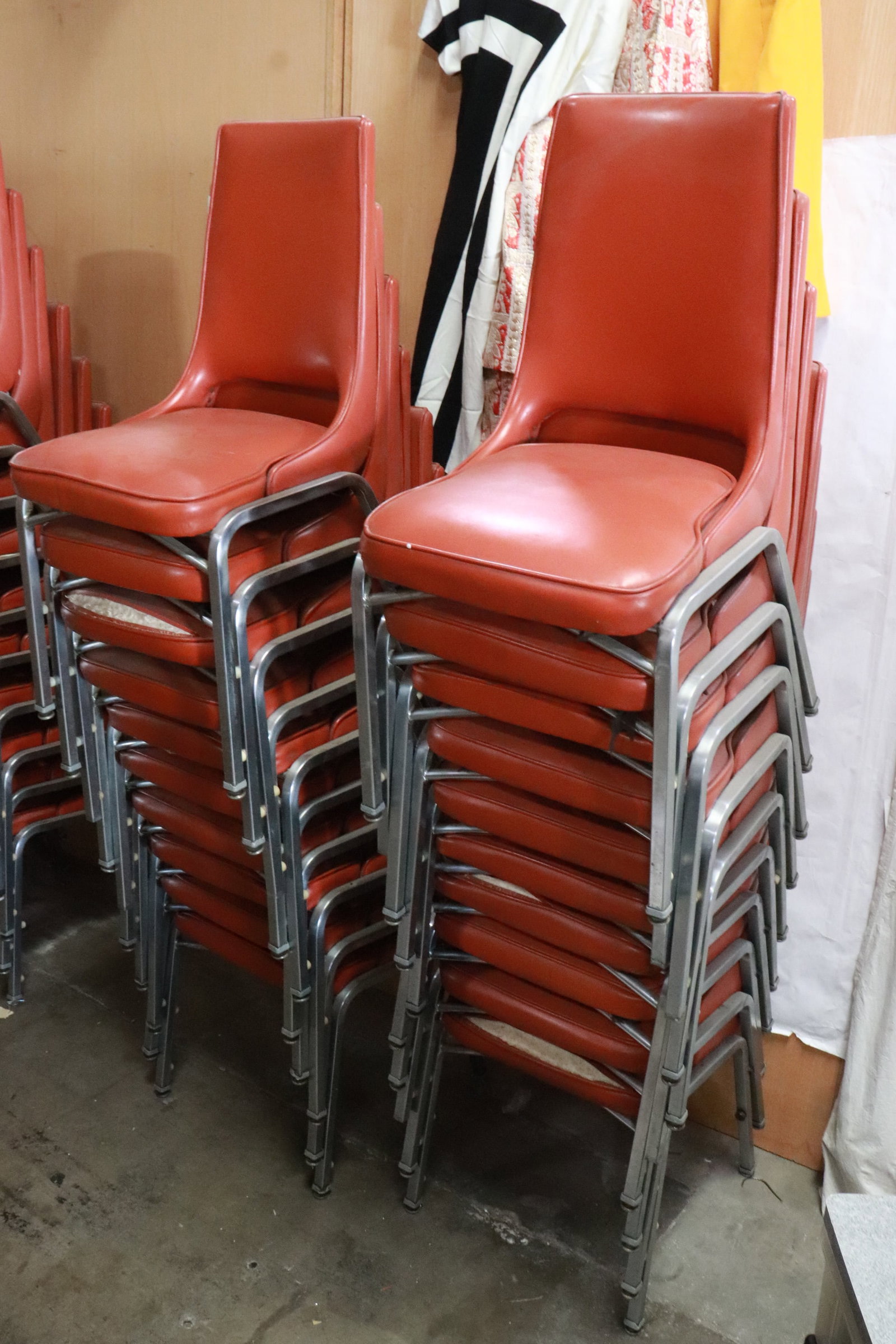 20 side chairs: 20 side chairs, 33.8"x17.1"x21.2" ea