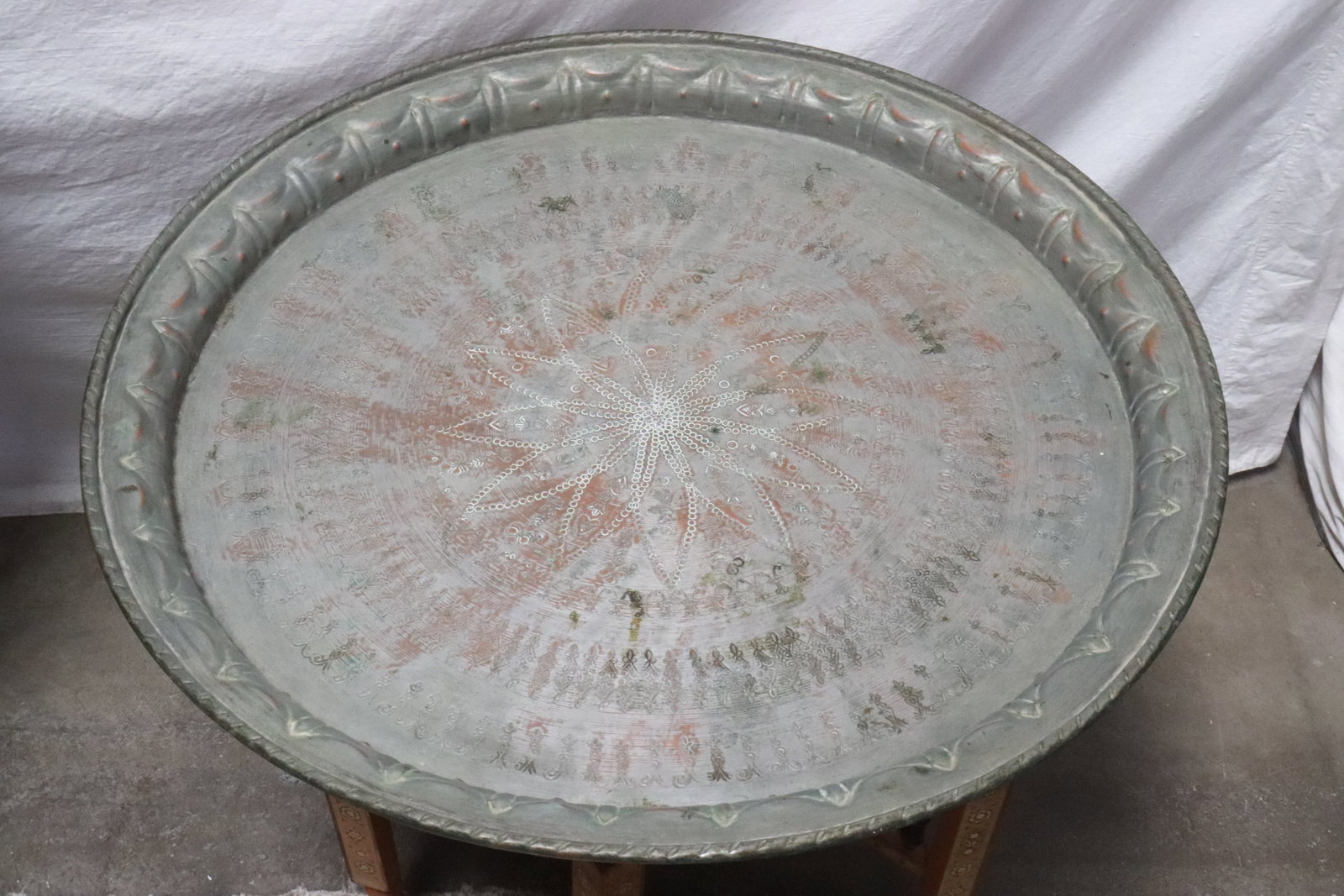 A Mid-Eastern copper platter - 3