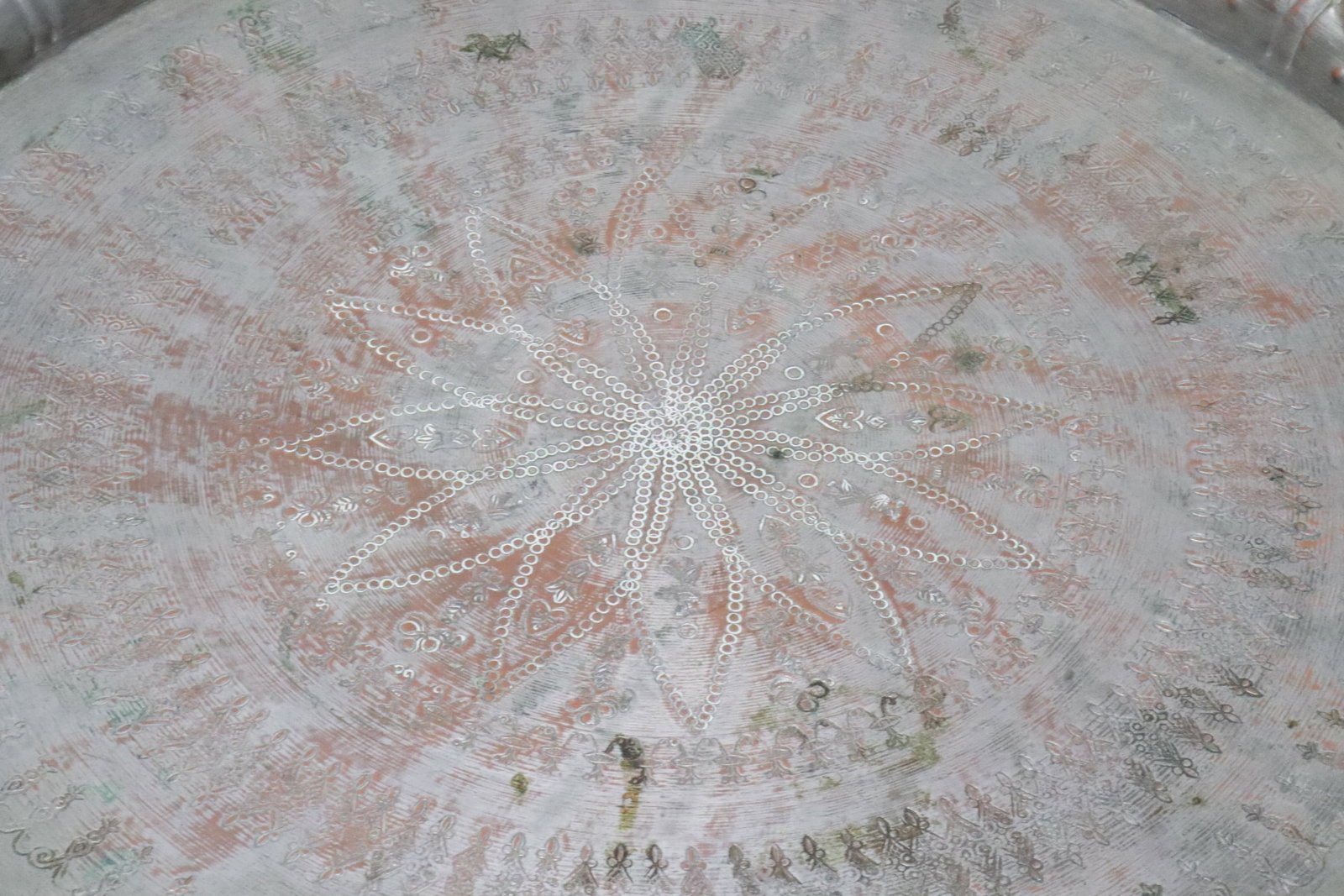 A Mid-Eastern copper platter - 4