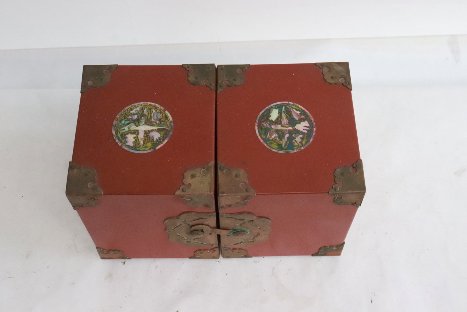 Interesting lacquer miniature chest - 2