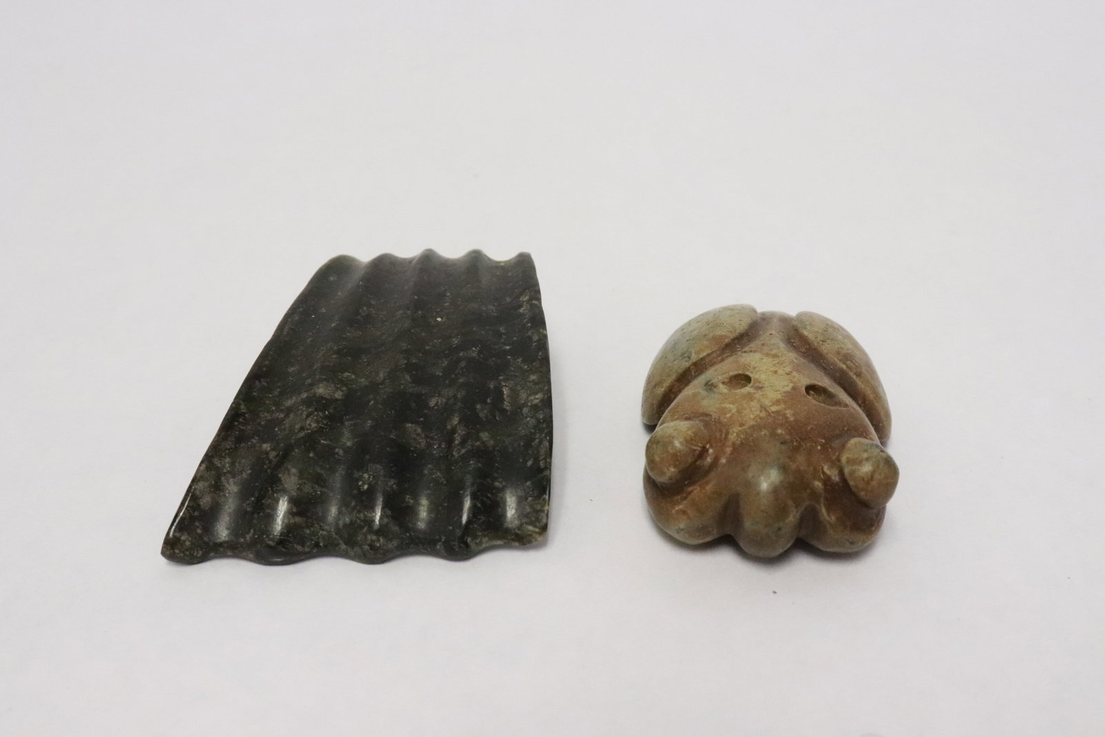 2 pieces vintage jade carving (1 of 8)