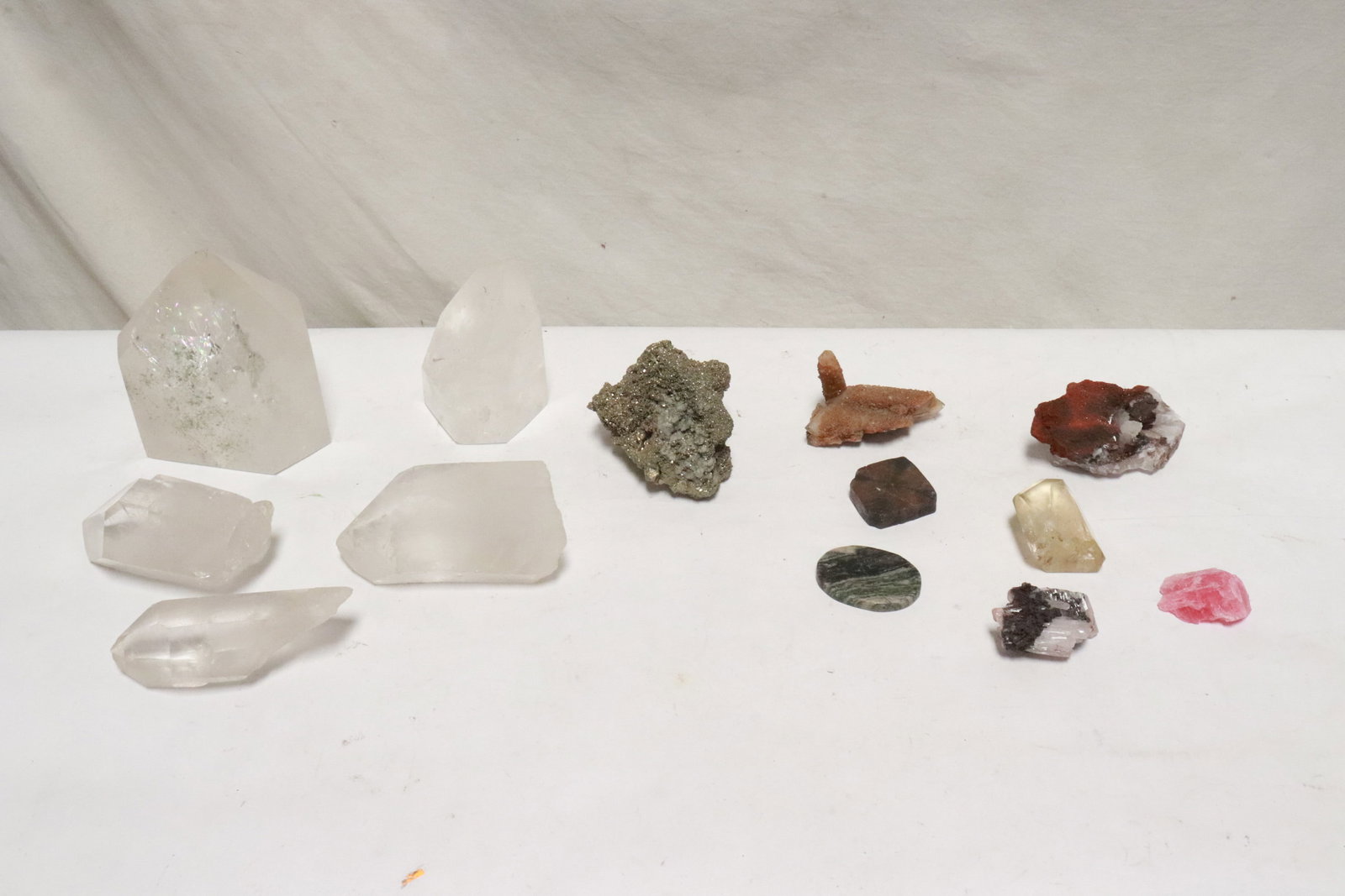 Lot of geos: Lot of geos, 1.65"x1.5"x0.6" - 4.7"x4.4"x2.75"