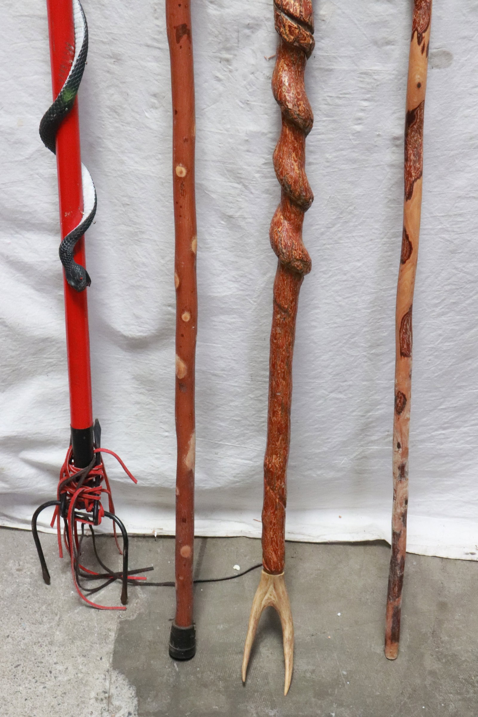 4 long canes - 2
