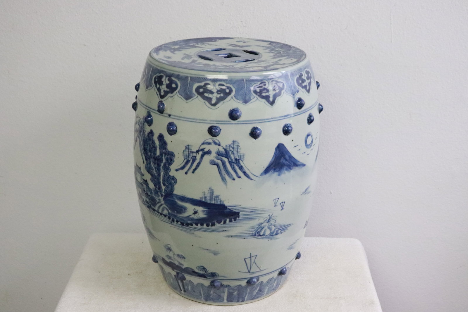 Chinese 19th c. porcelain garden stool, Daoguang period: Chinese 19th century blue and white porcelain garden stool, Daoguang period, 17.2"x13.4"dia