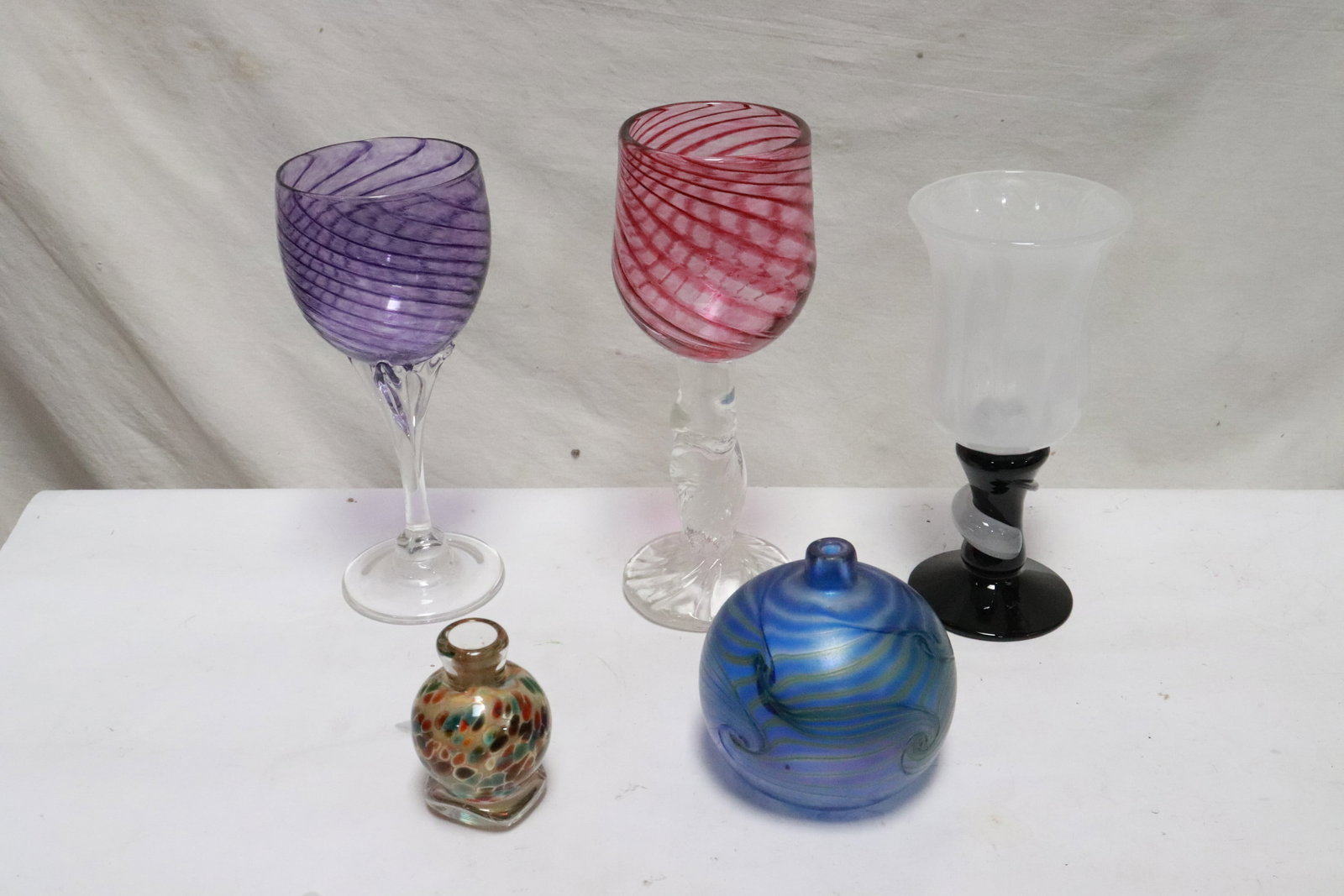 5 pieces art glasses: 5 pieces art glasses, 3.4"x2.35"dia - 9.6"x3.8"dia
