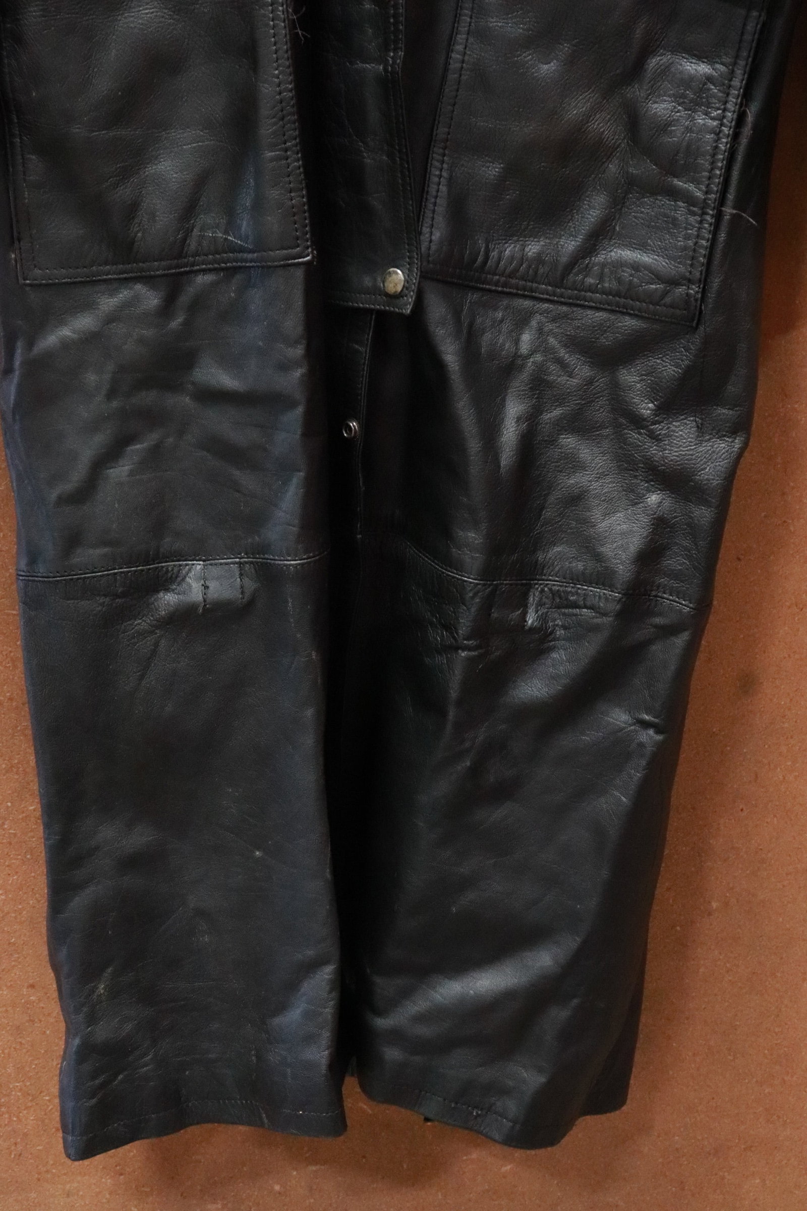 A rare leather coat - 3