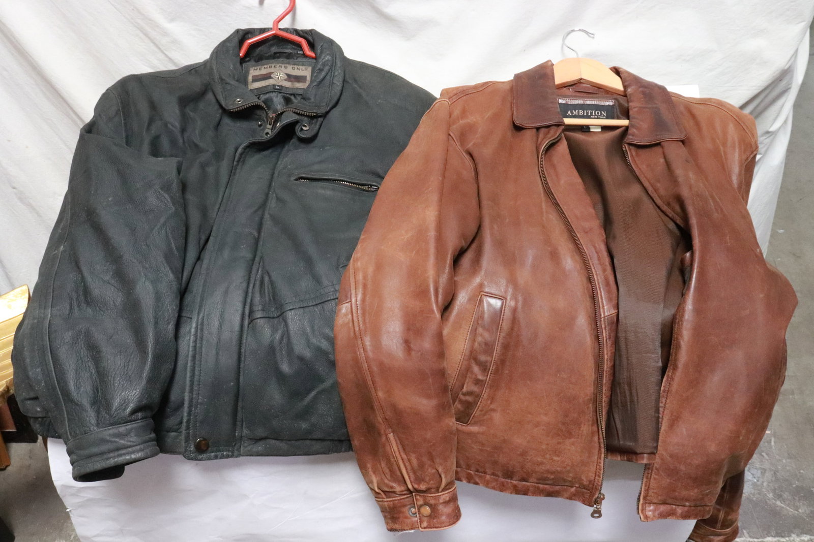 2 leather jackets: 2 leather jackets, "L" ea