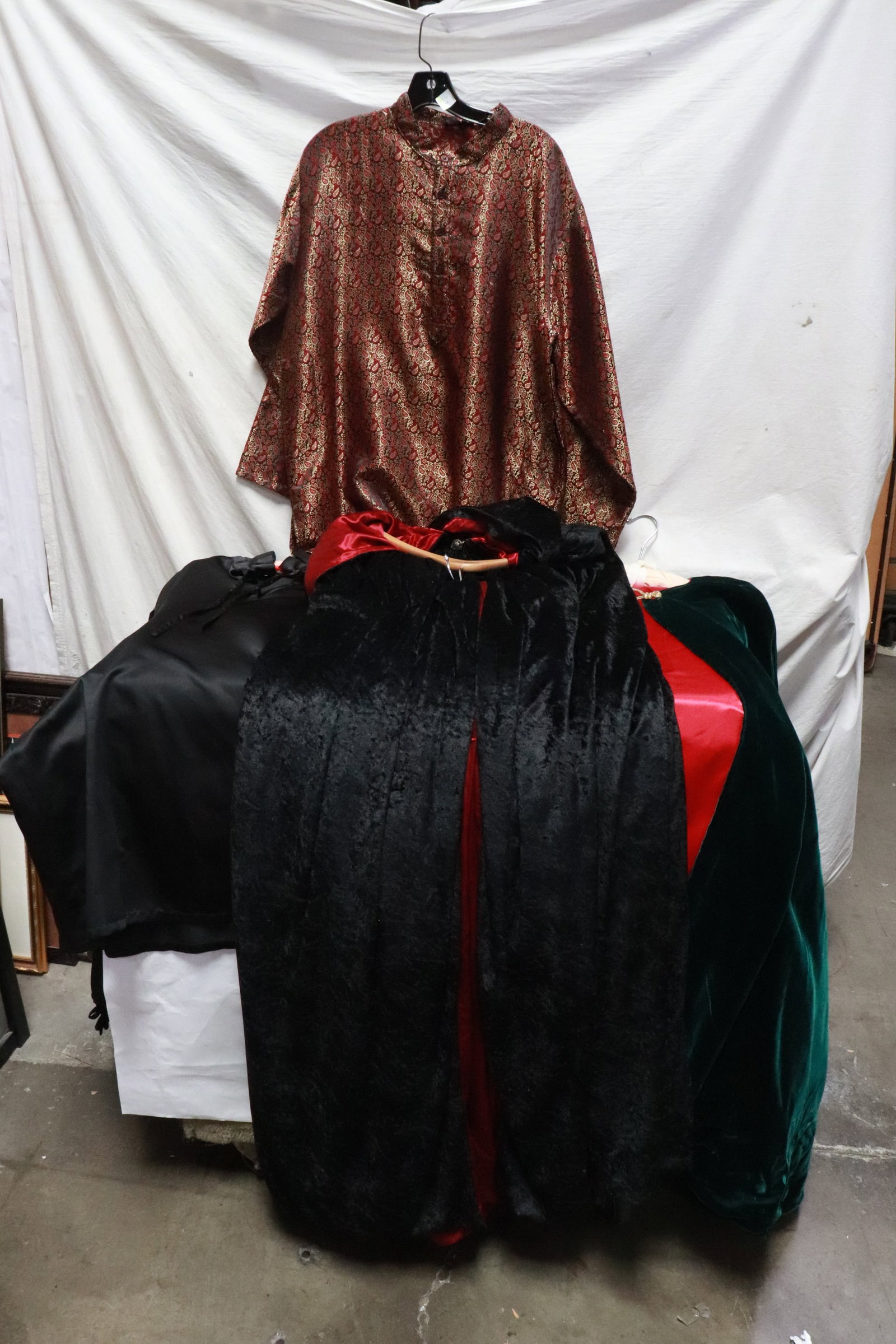 4 religious robes/ cloaks: 4 religious robes/ cloaks ("L" - "XL")