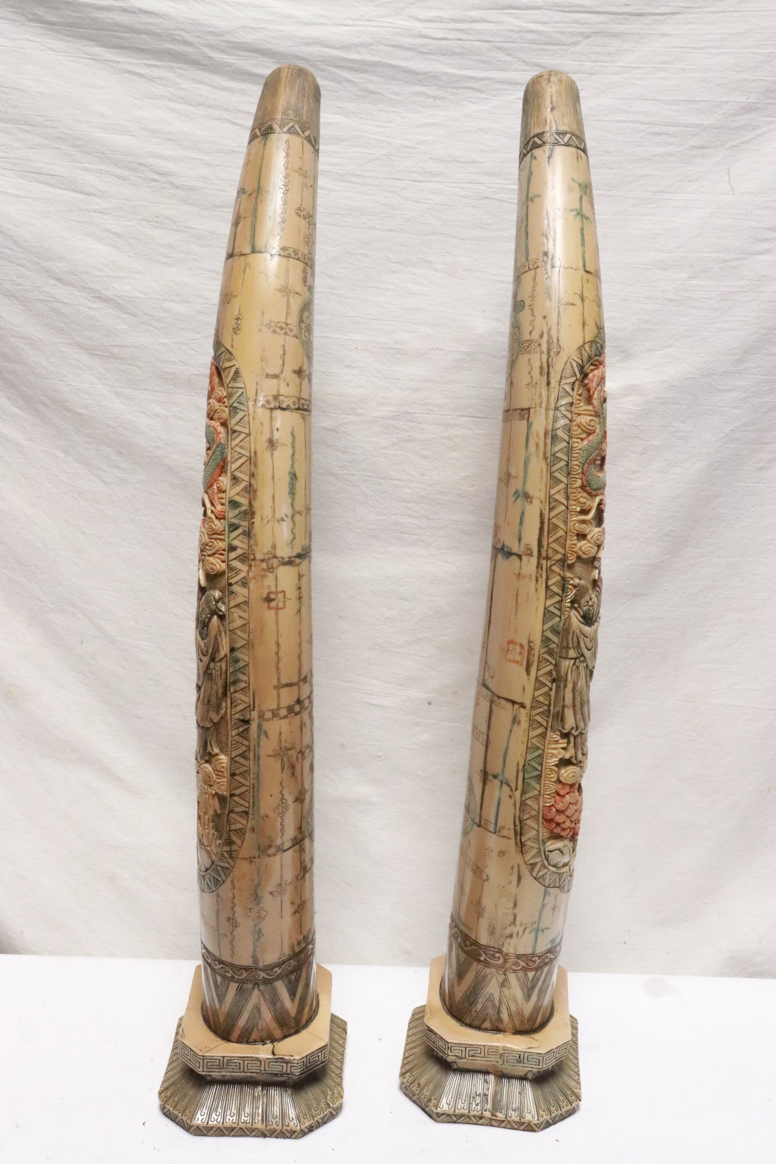 Pair large bone ornament - 2