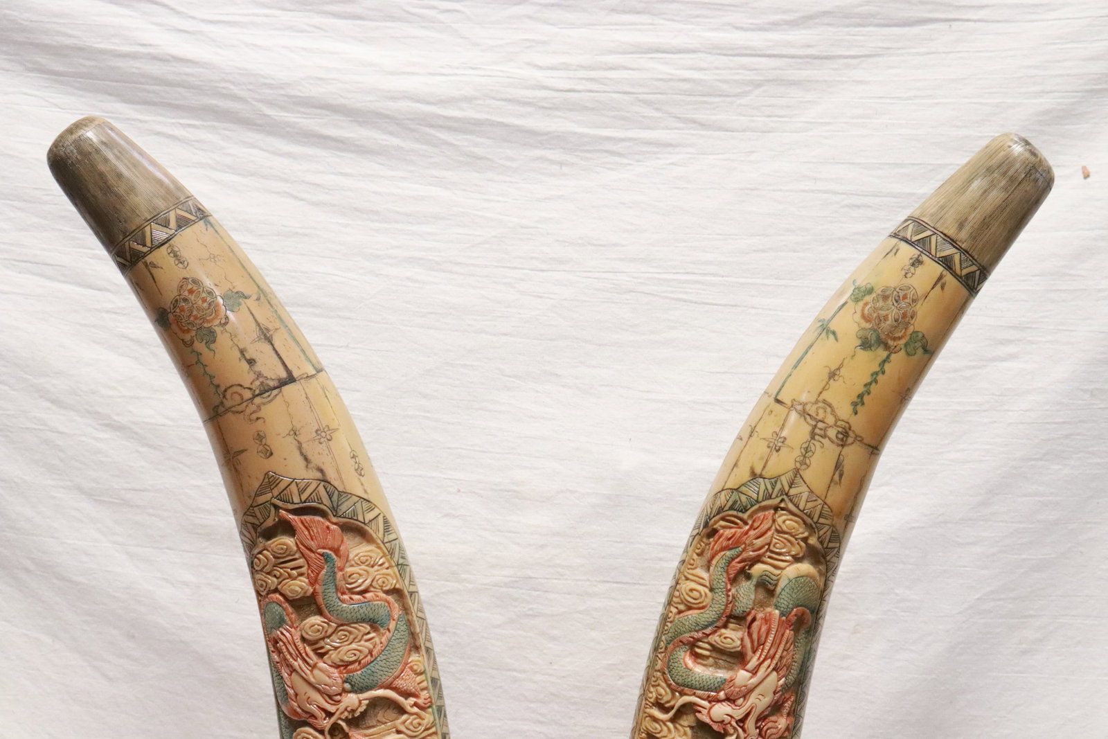 Pair large bone ornament - 5
