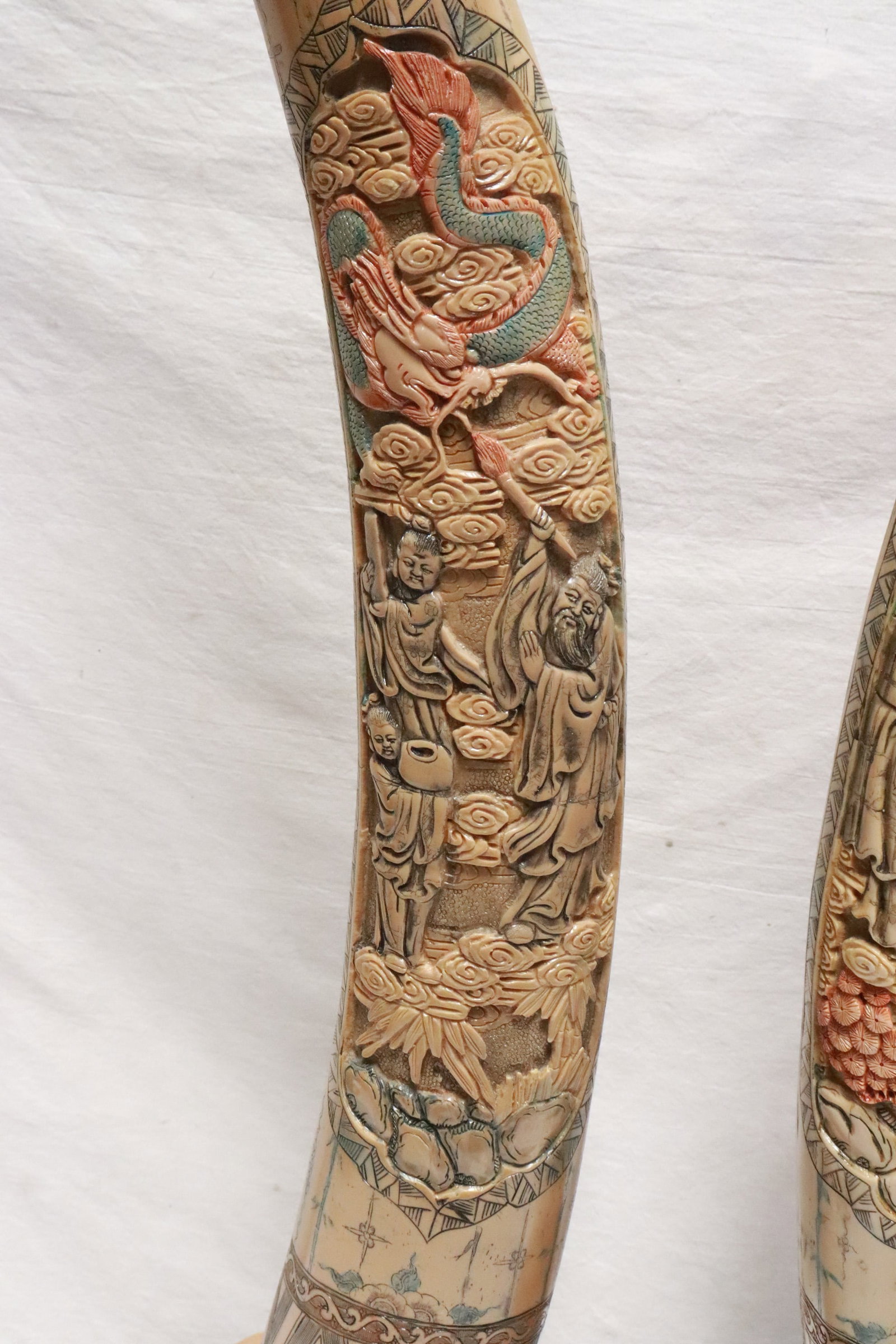 Pair large bone ornament - 7