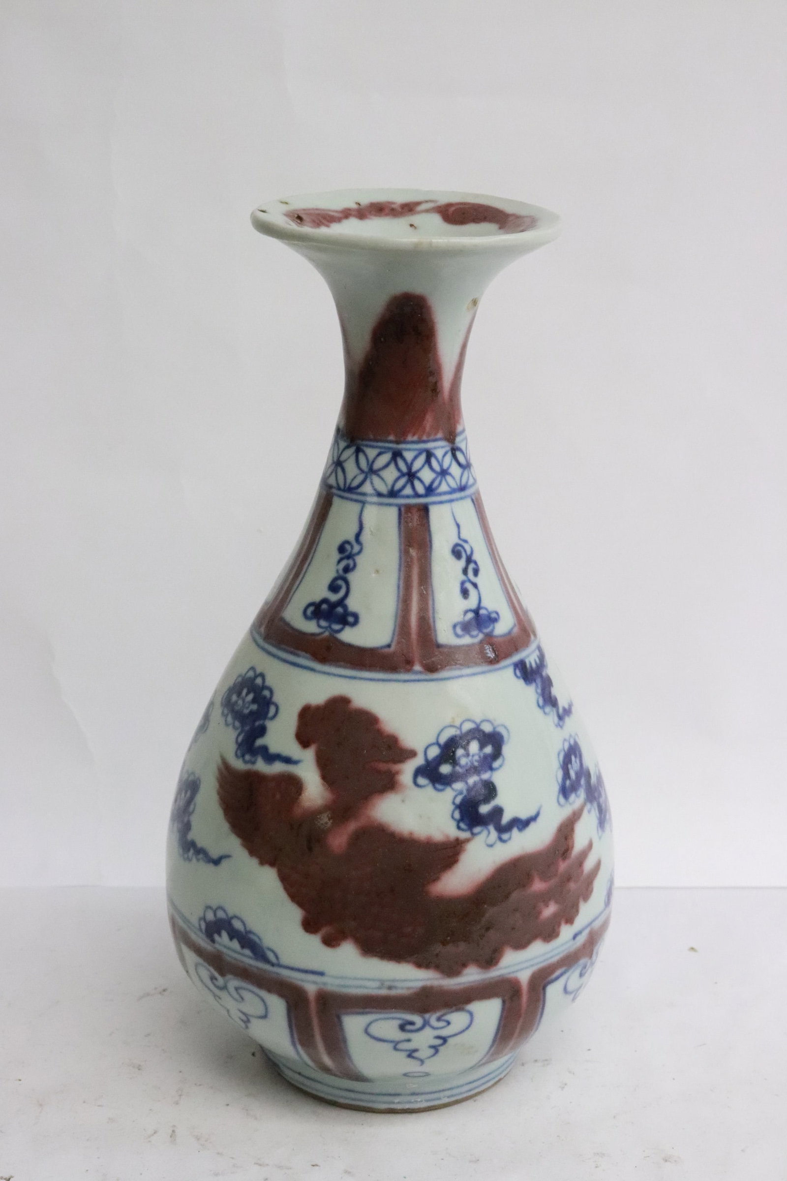 Chinese blue, red and white porcelain vase: Chinese blue, red and white porcelain vase, 7.85"x5.25"dia