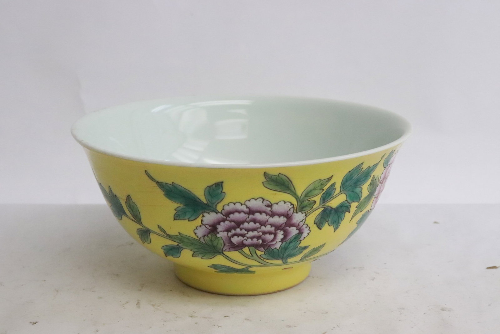 Chinese yellow background famille rose bowl: Chinese yellow background famille rose porcelain bowl, 3"x6.35"dia