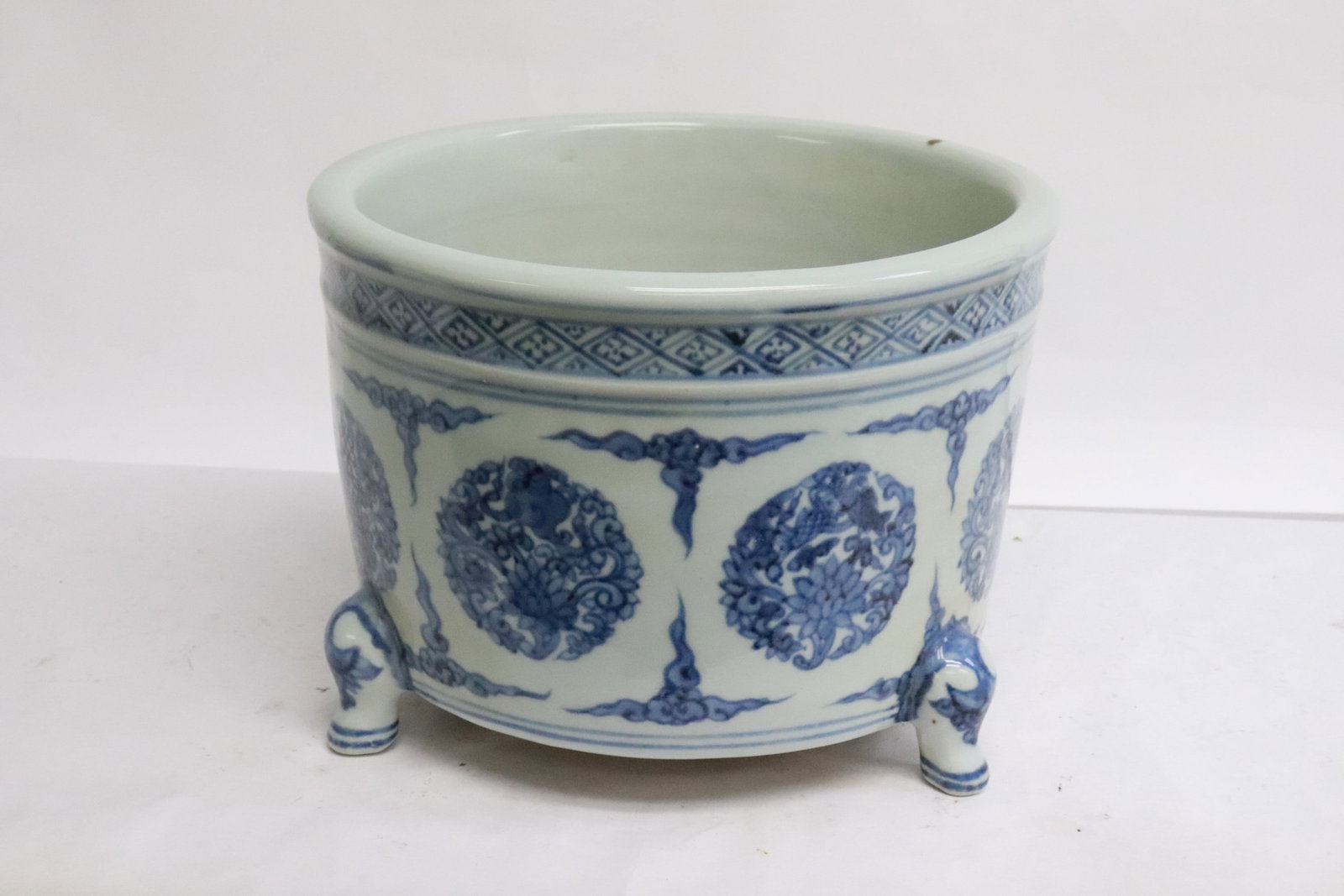 Large Chinese blue & white porcelain tripod censer (1 of 7)