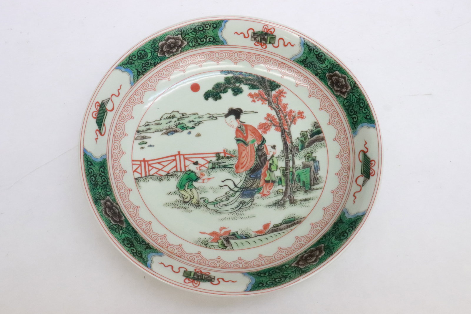 Fine Chinese famille rose porcelain plate (1 of 7)
