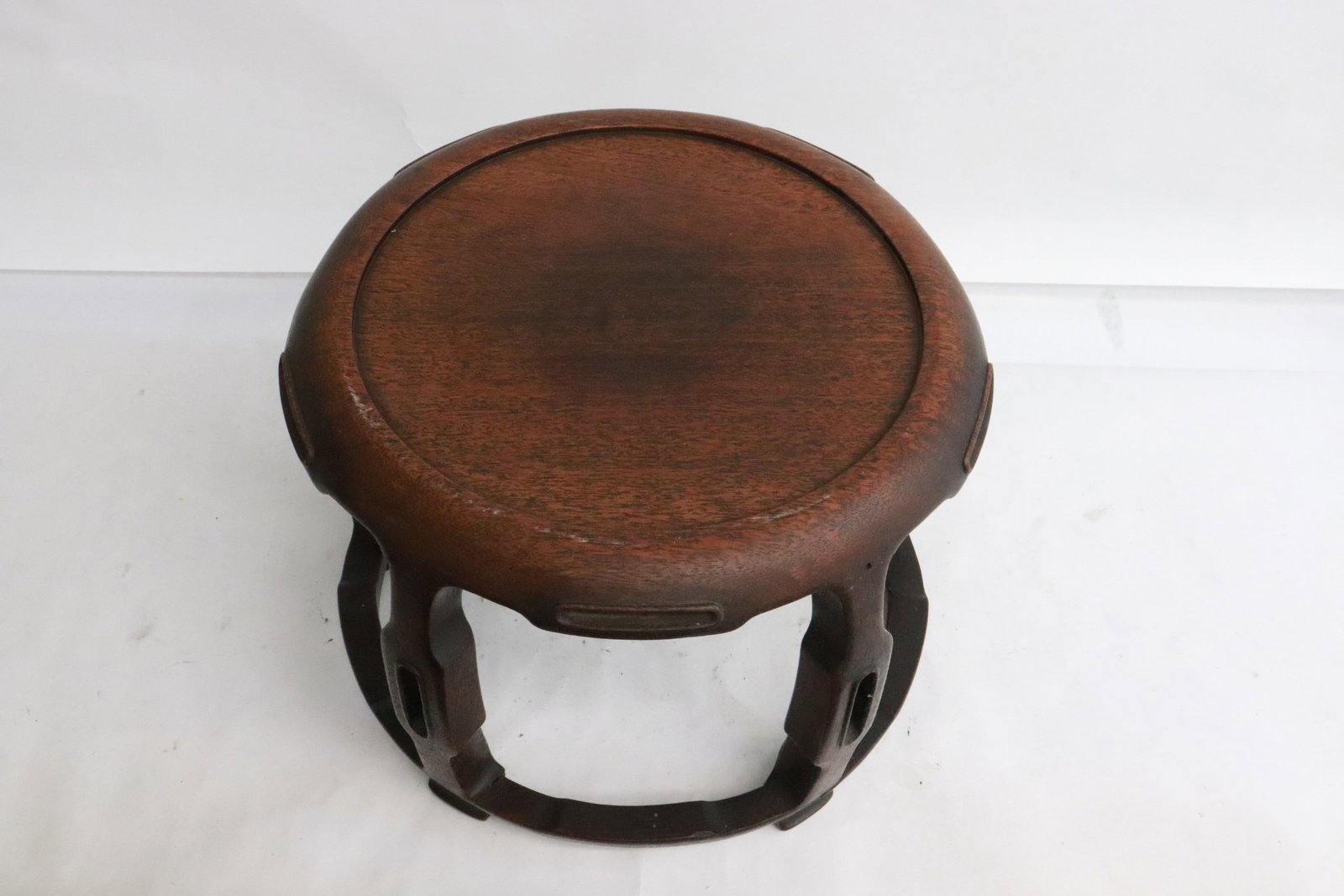 Large round table top stand - 4