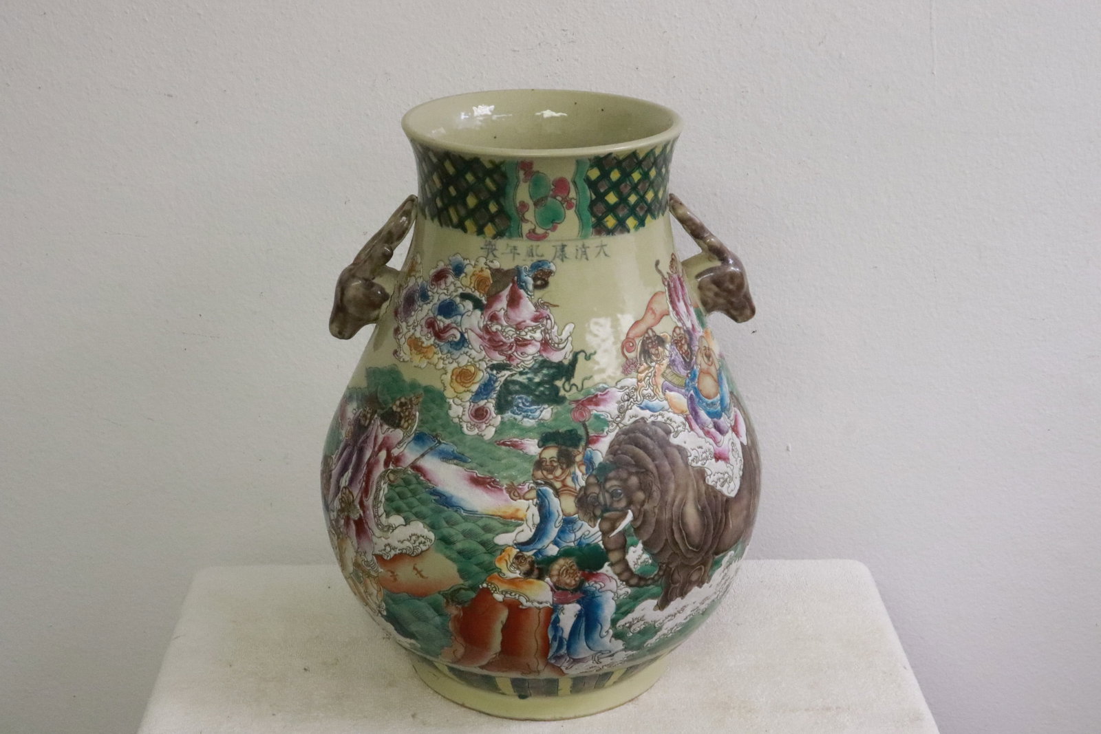 massive famille rose porcelain jar: Very fine massive famille rose porcelain jar with deer motif handles, 16.85"x13"dia