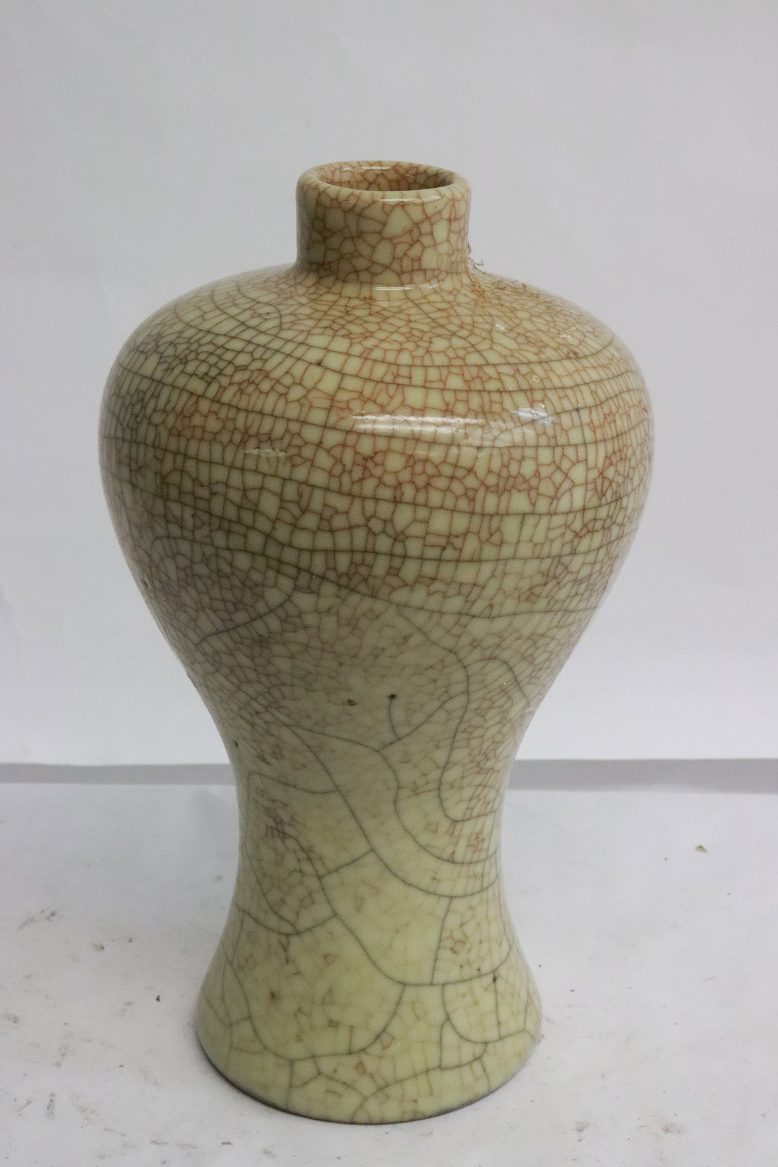 Fine crackleware porcelain meiping: Fine crackleware porcelain meiping, 8"x4.65"dia