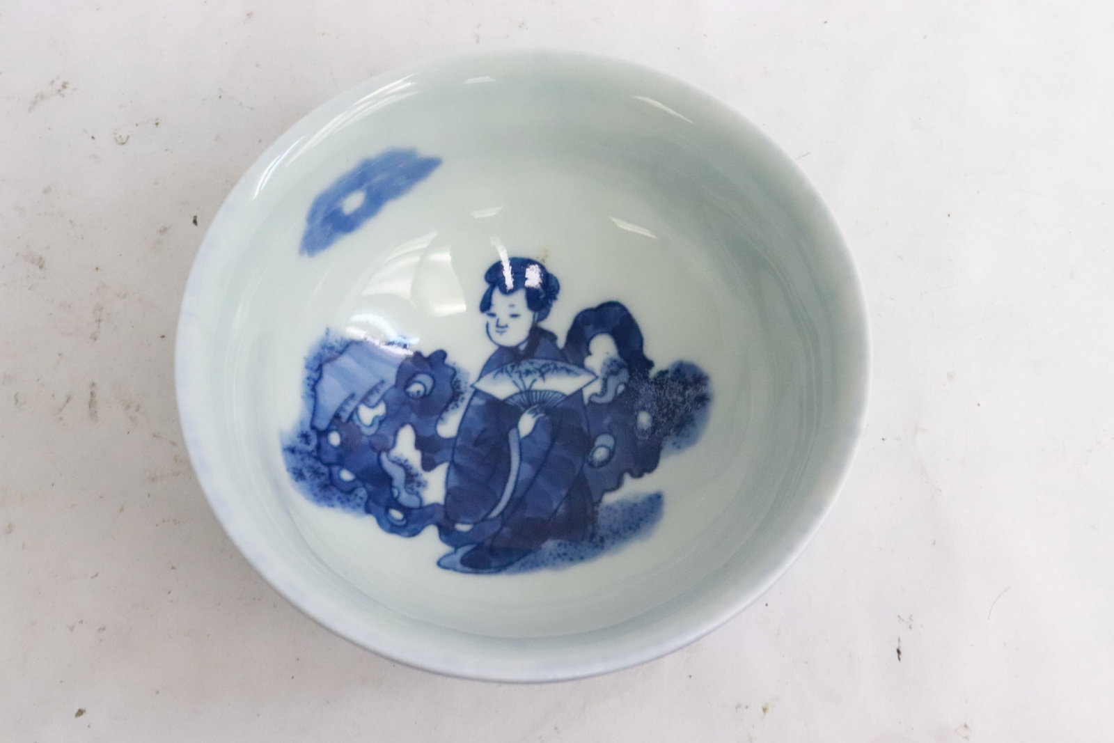 Chinese blue and white porcelain bowl: Chinese blue and white porcelain bowl, 2.15"x4.6"dia