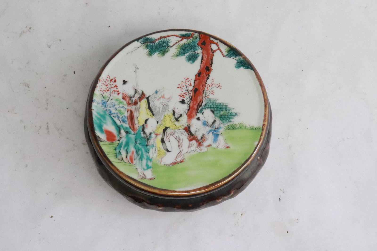 Unusual famille rose porcelain stand: Unusual famille rose porcelain stand, 1.85"x5.15"dia