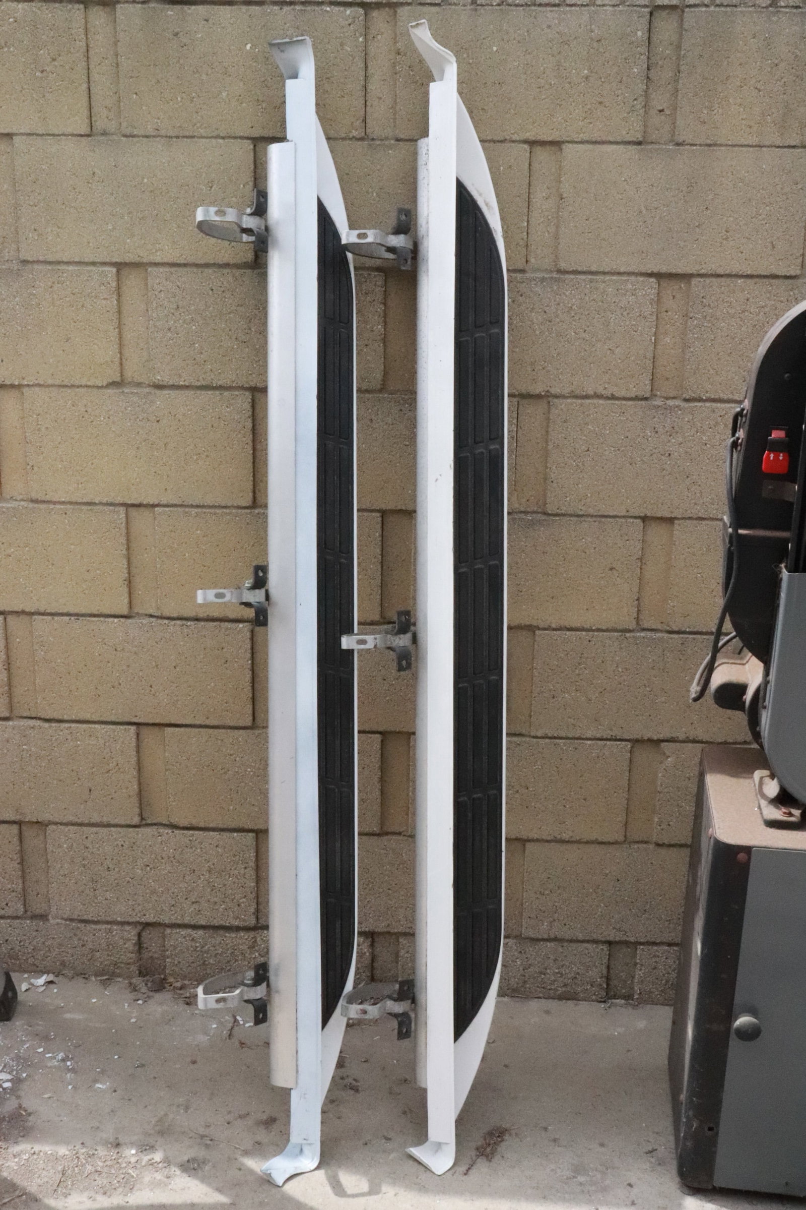 2 walking steps for Toyota truck: 2 walking steps for Toyota truck, 70"x6.5"x4"