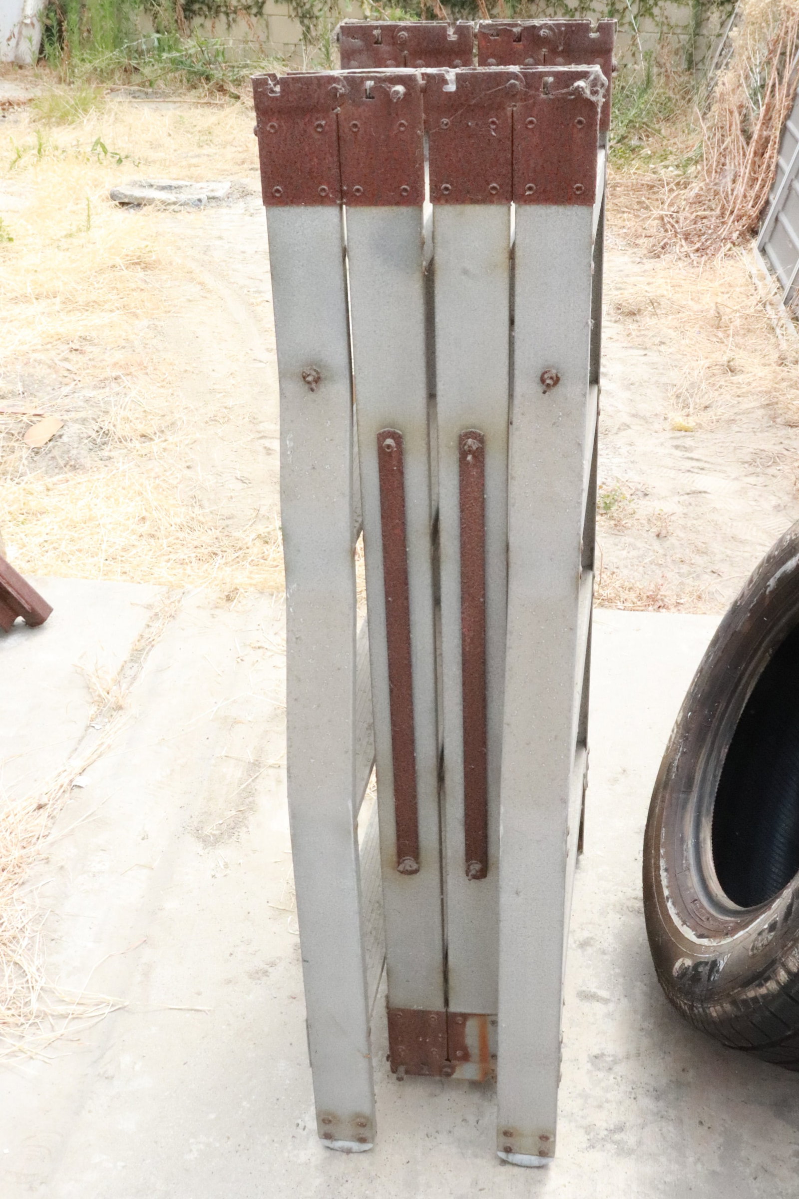 Floor folding ladder - 2