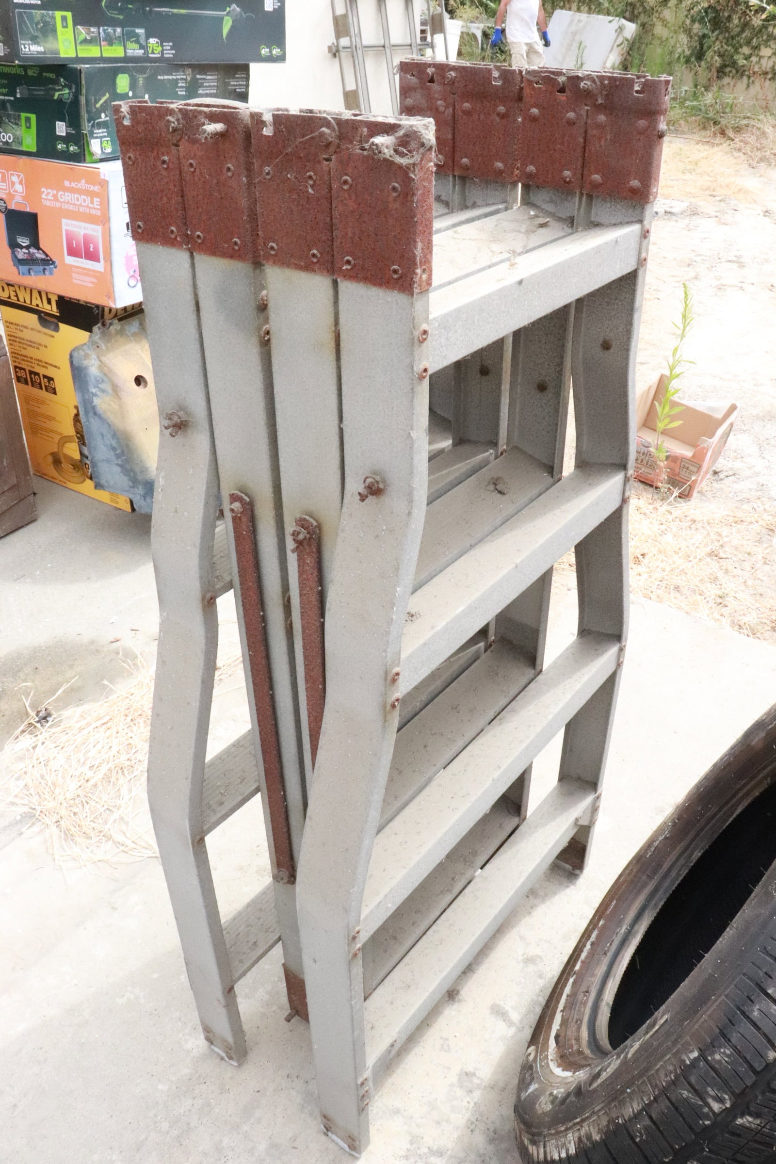 Floor folding ladder - 4