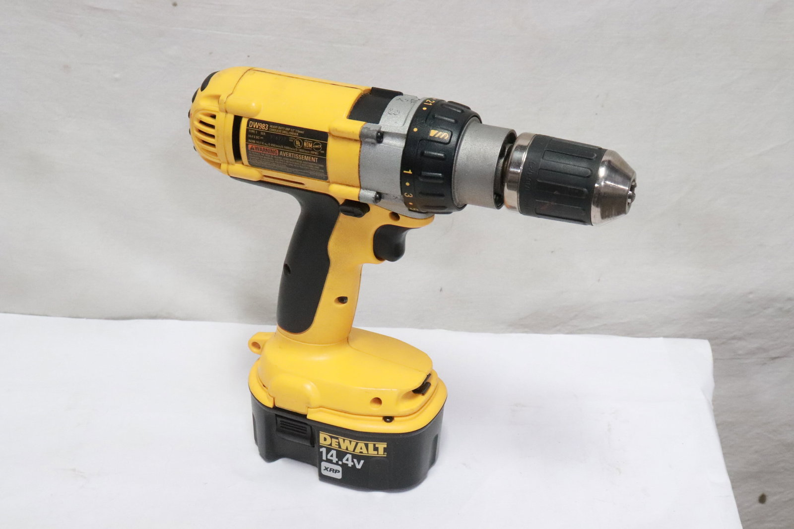 2 pieces Dewalt - 3